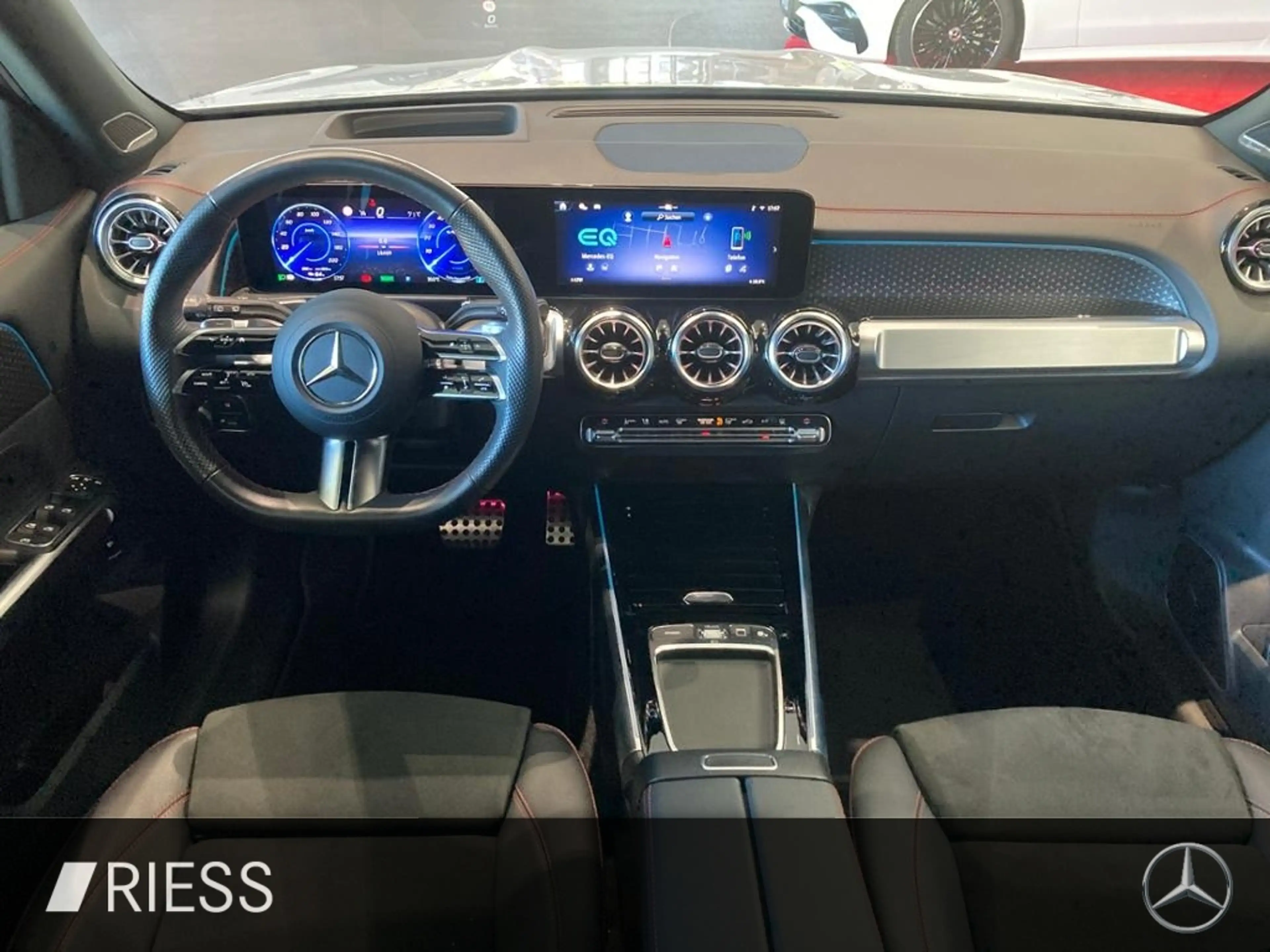 Mercedes-Benz EQB 350 4MATIC 360 AUT HUD Kam. KeyLess KlimaA — photo 14