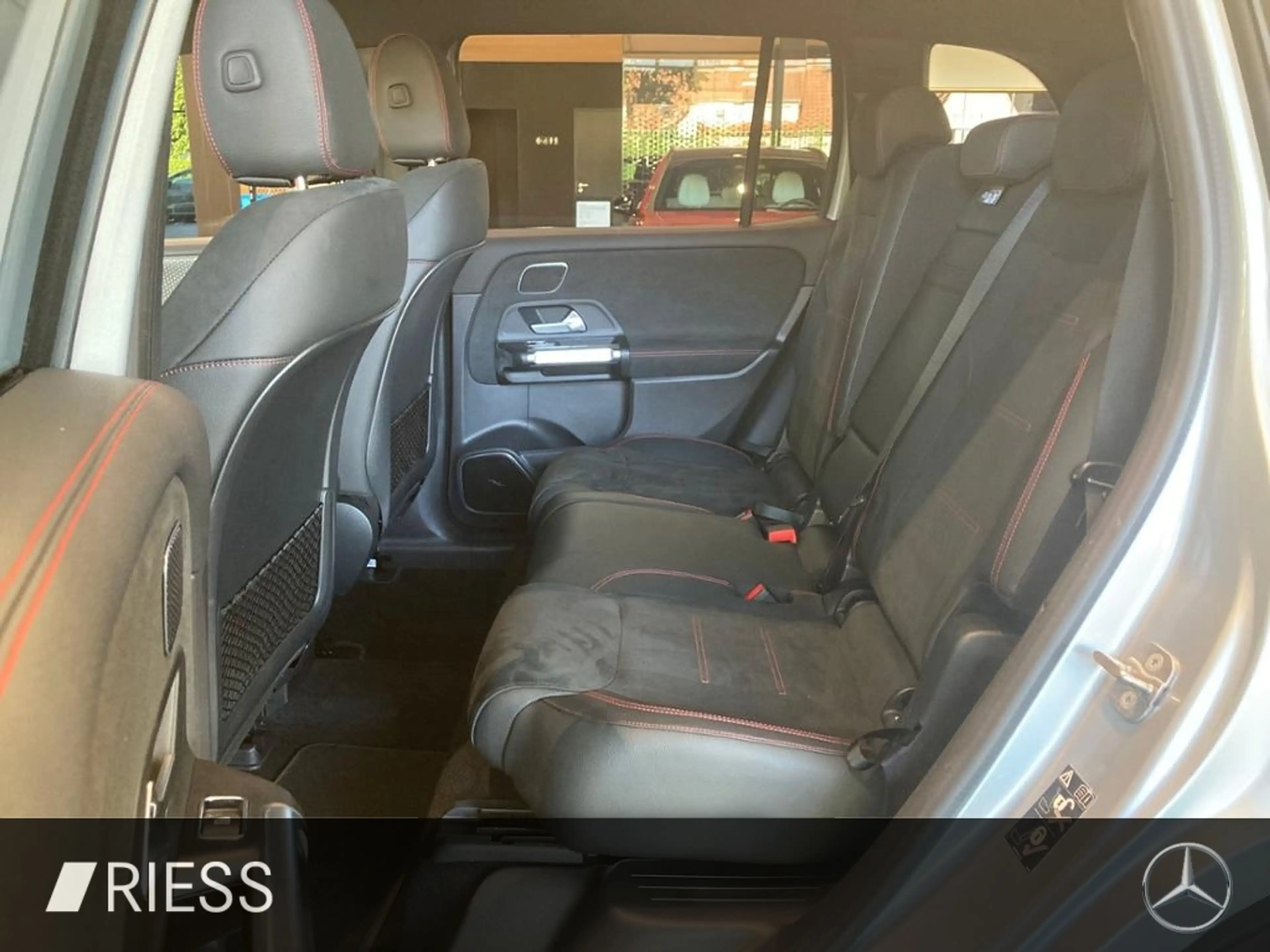 Mercedes-Benz EQB 350 4MATIC 360 AUT HUD Kam. KeyLess KlimaA — photo 11