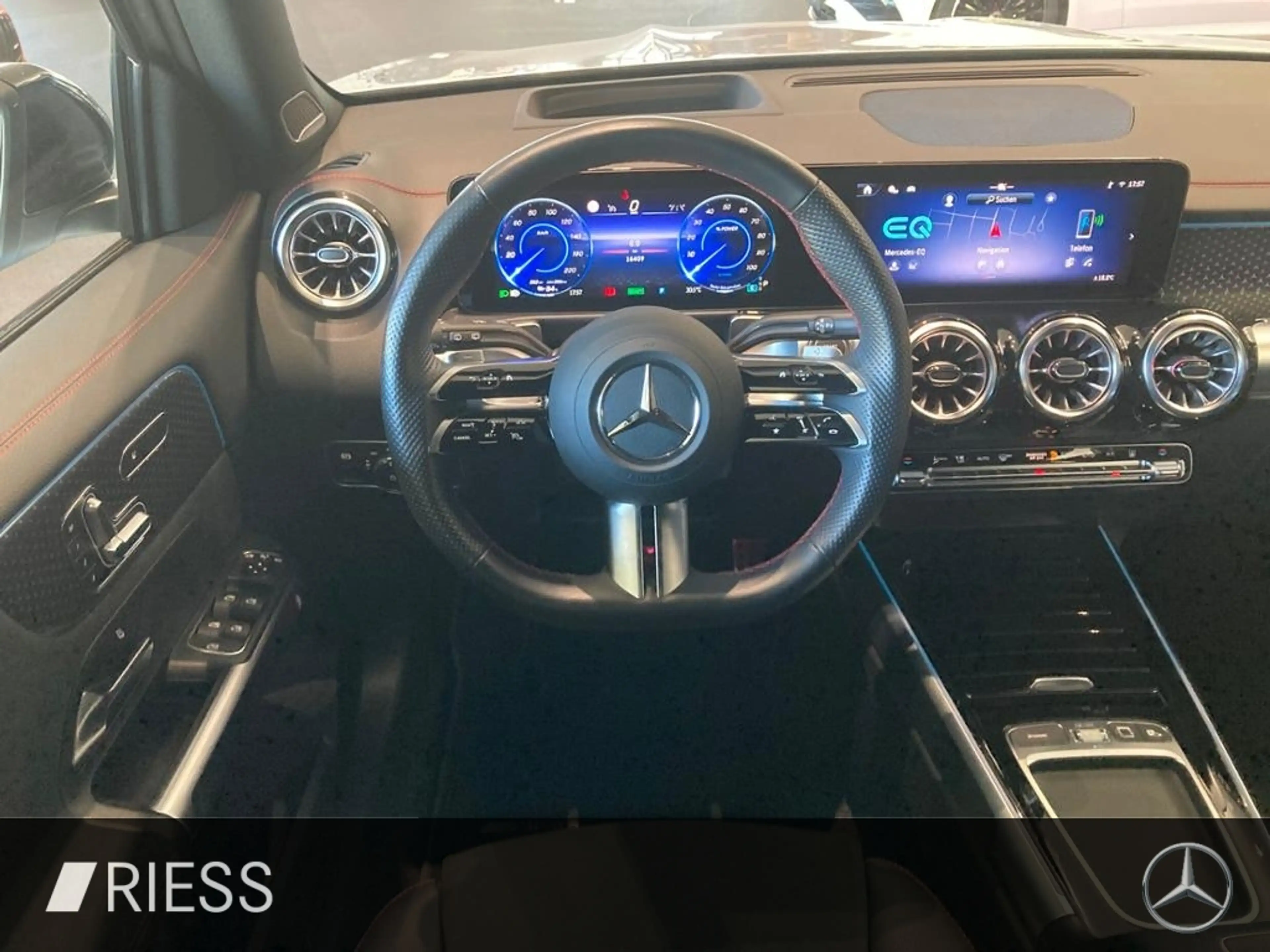 Mercedes-Benz EQB 350 4MATIC 360 AUT HUD Kam. KeyLess KlimaA — photo 13