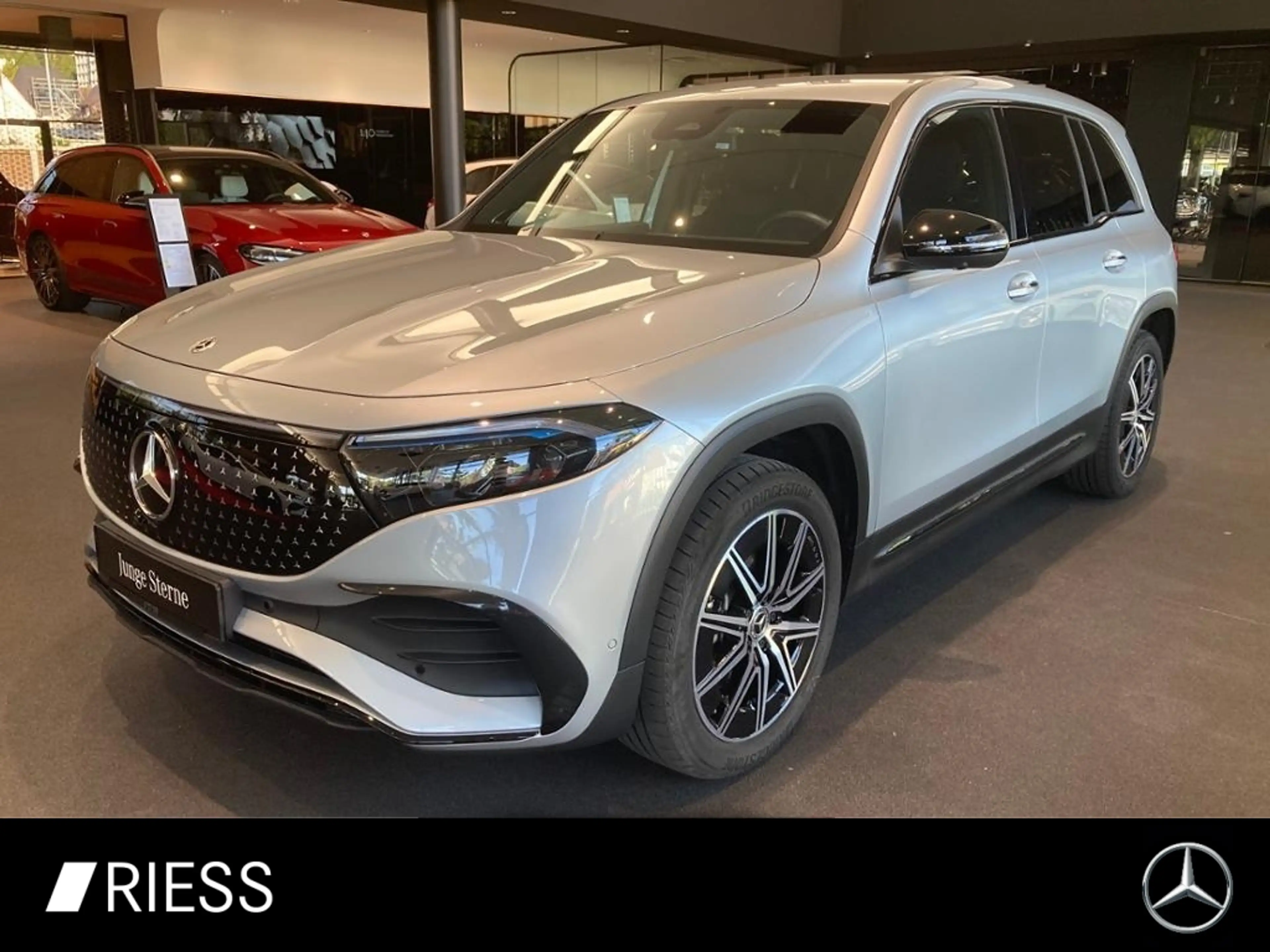 Mercedes-Benz EQB 350 4MATIC 360 AUT HUD Kam. KeyLess KlimaA