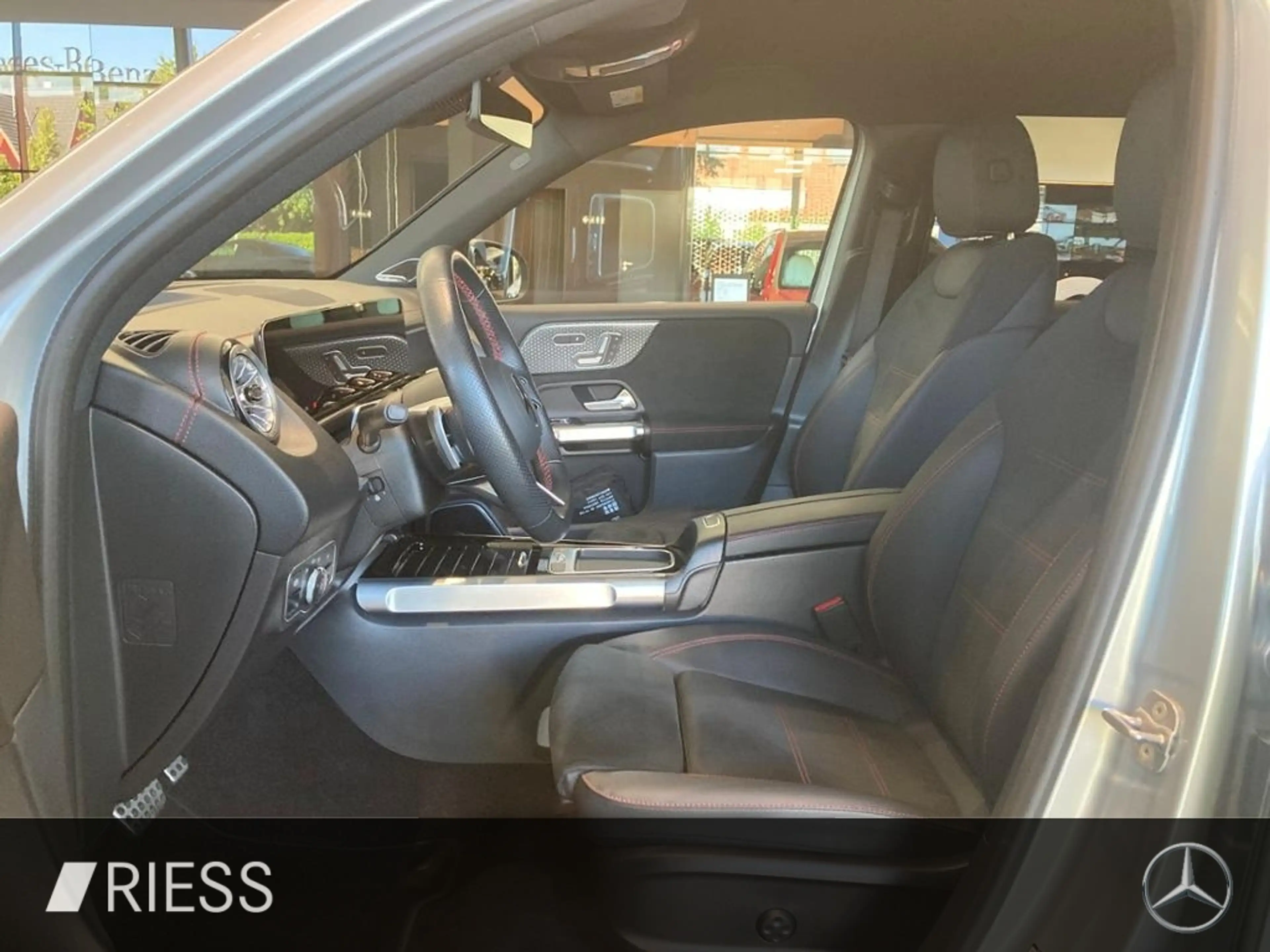 Mercedes-Benz EQB 350 4MATIC 360 AUT HUD Kam. KeyLess KlimaA — photo 10