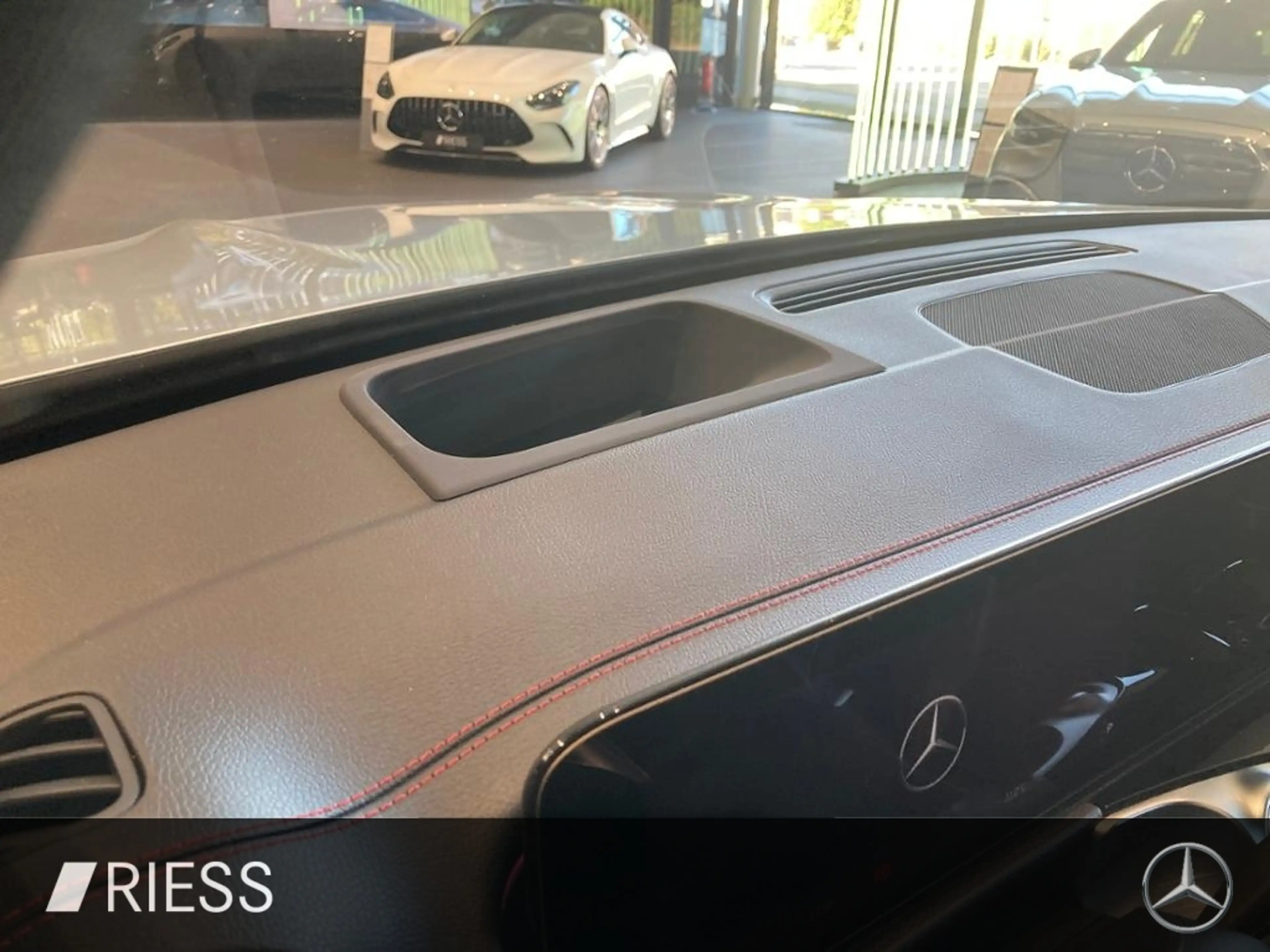 Mercedes-Benz EQB 350 4MATIC 360 AUT HUD Kam. KeyLess KlimaA — photo 15