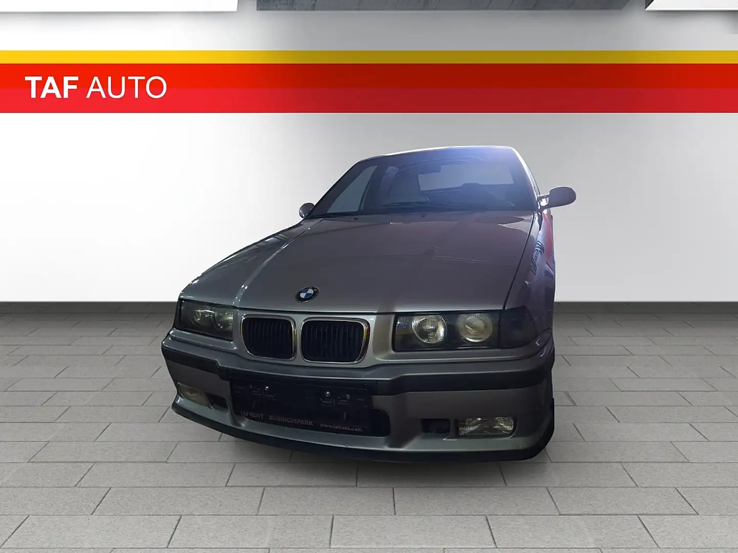 BMW M3 A E36 Type 4DSD US-Import/Papiere Silber - 1