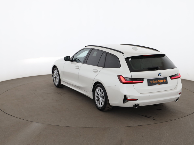 BMW 320 d Touring xDrive Advantage Aut LED AHK LEDER — photo 7