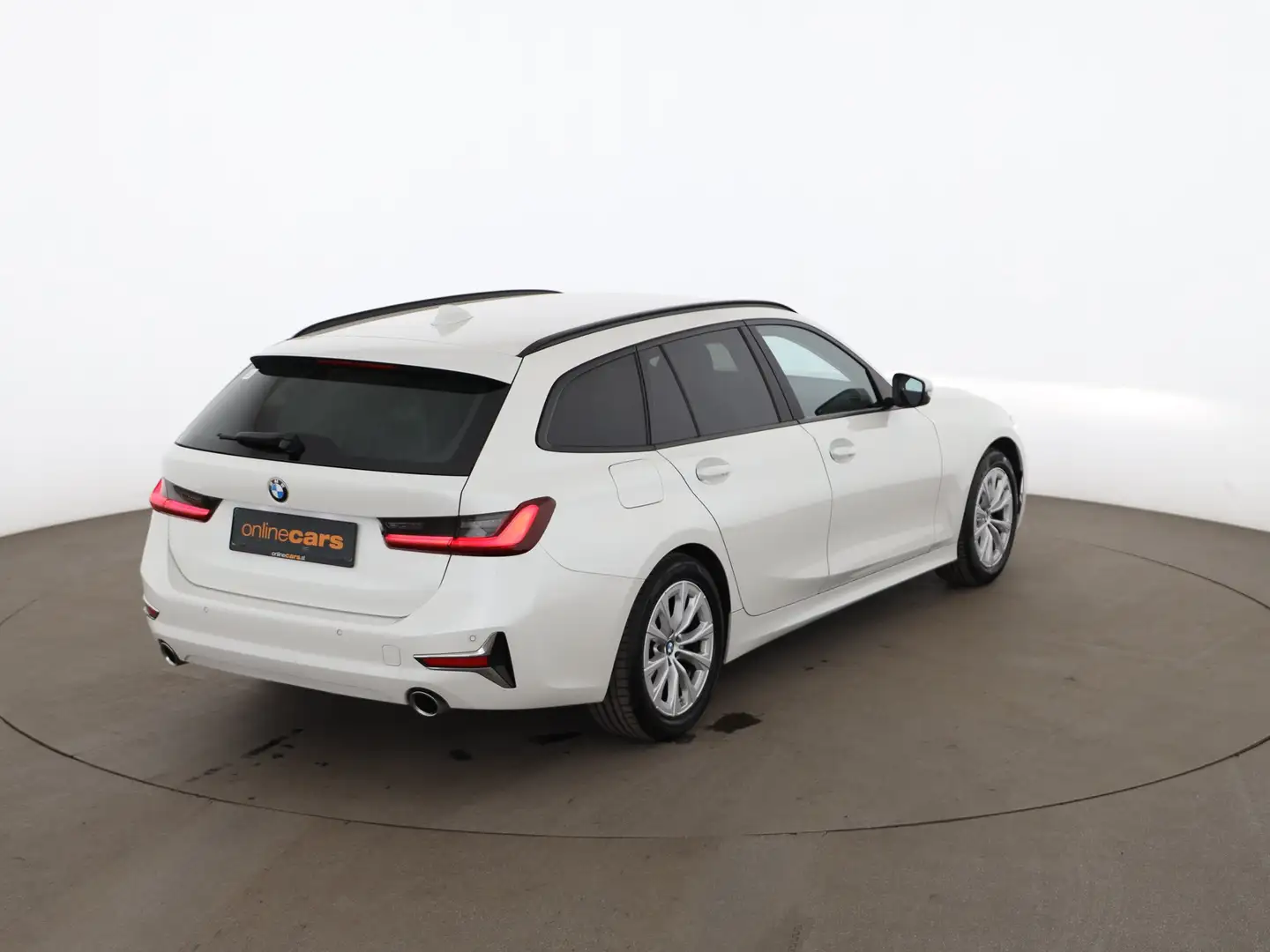 BMW 320 d Touring xDrive Advantage Aut LED AHK LEDER Weiß - 2