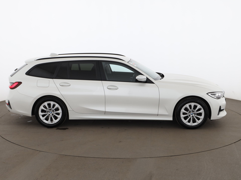 BMW 320 d Touring xDrive Advantage Aut LED AHK LEDER — photo 4