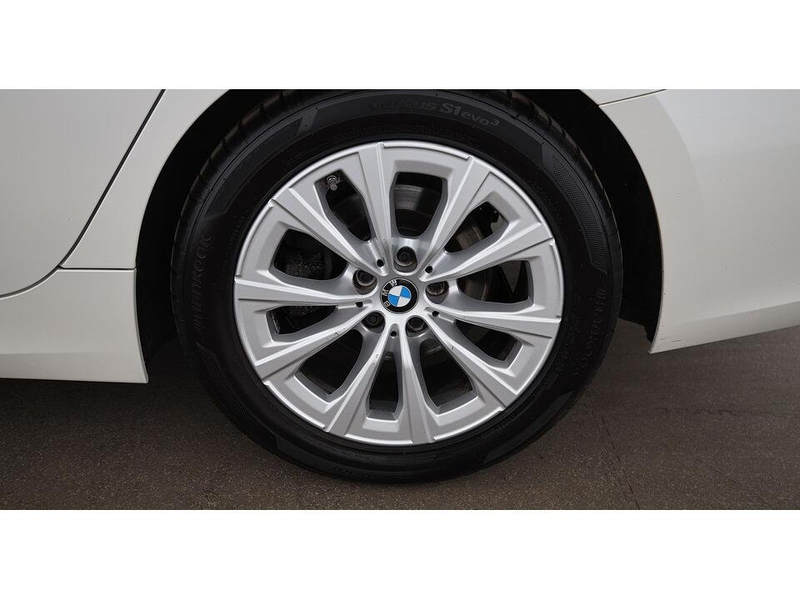 BMW 320 d Touring xDrive Advantage Aut LED AHK LEDER — photo 24