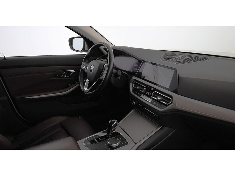 BMW 320 d Touring xDrive Advantage Aut LED AHK LEDER — photo 13