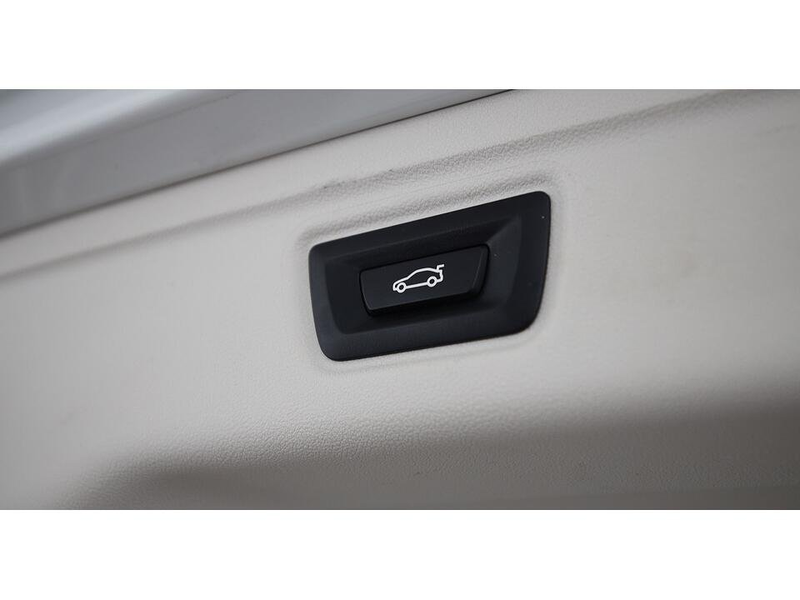 BMW 320 d Touring xDrive Advantage Aut LED AHK LEDER — photo 27