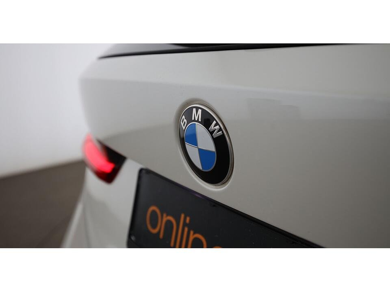 BMW 320 d Touring xDrive Advantage Aut LED AHK LEDER — photo 8