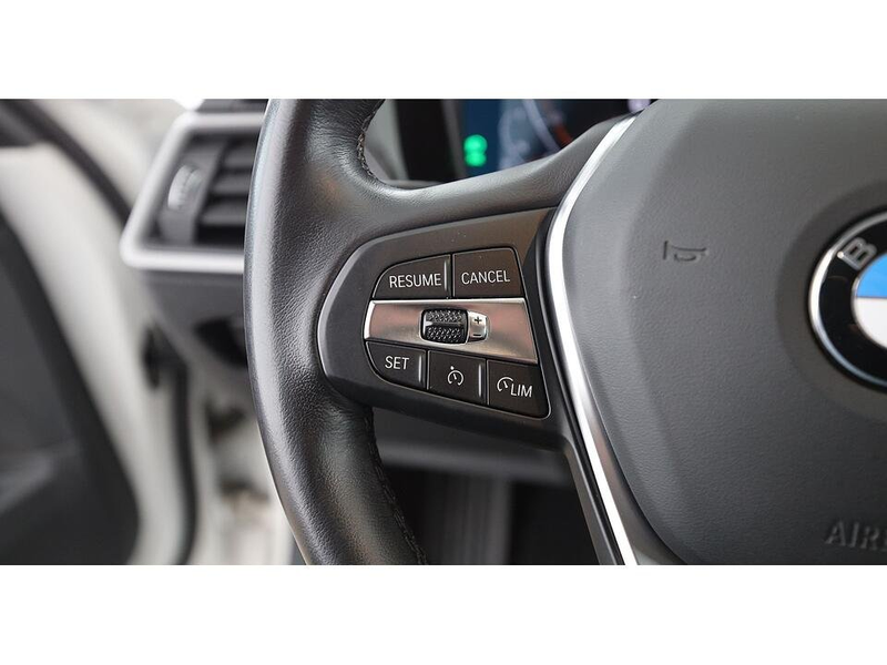 BMW 320 d Touring xDrive Advantage Aut LED AHK LEDER — photo 20