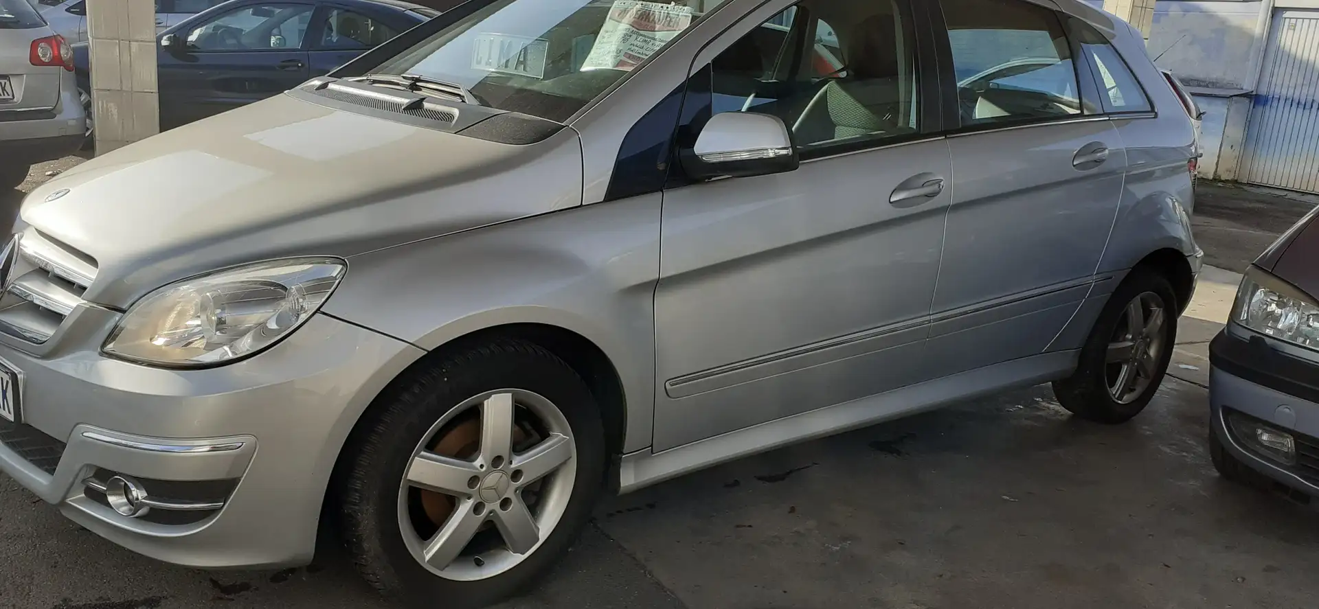 Mercedes-Benz B 150 Gümüş rengi - 2