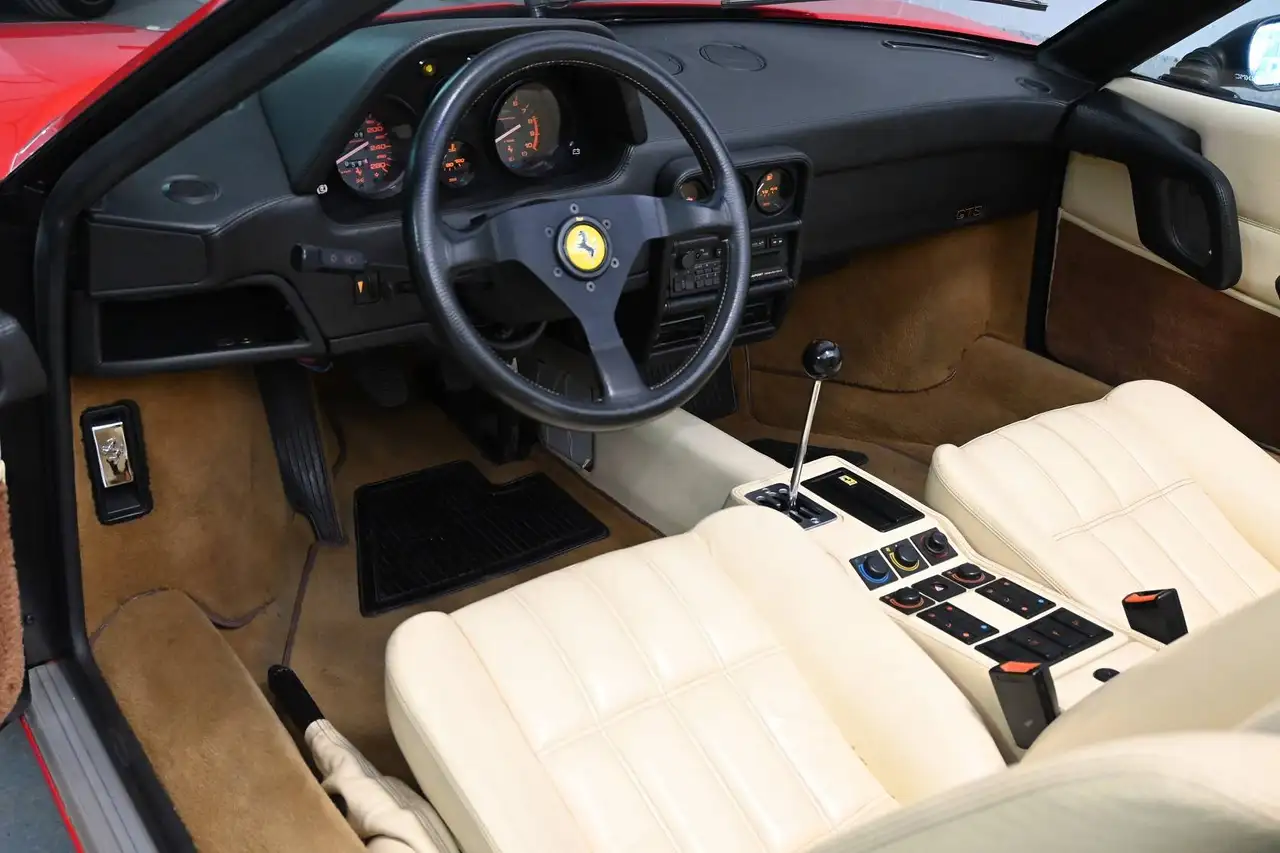 Ferrari 328 GTSi, foto 7