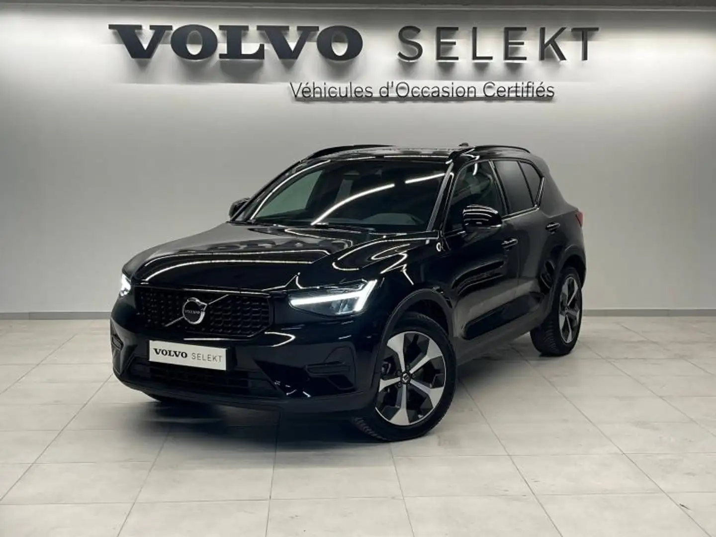 Volvo XC40 B3 163ch Plus DCT 7 Noir - 1