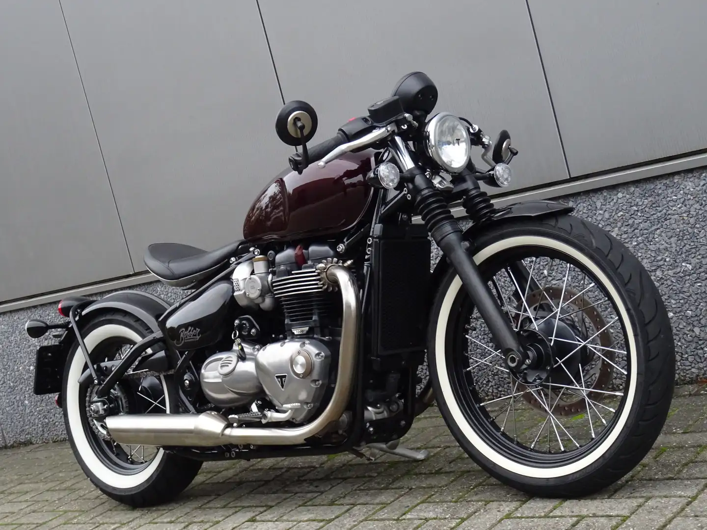 Triumph Bonneville Bobber Rood - 2