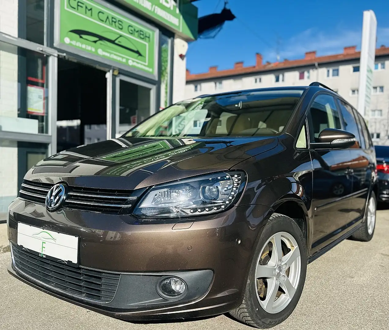 Volkswagen Touran Karat 2,0 BMT TDI DSG Braun - 1