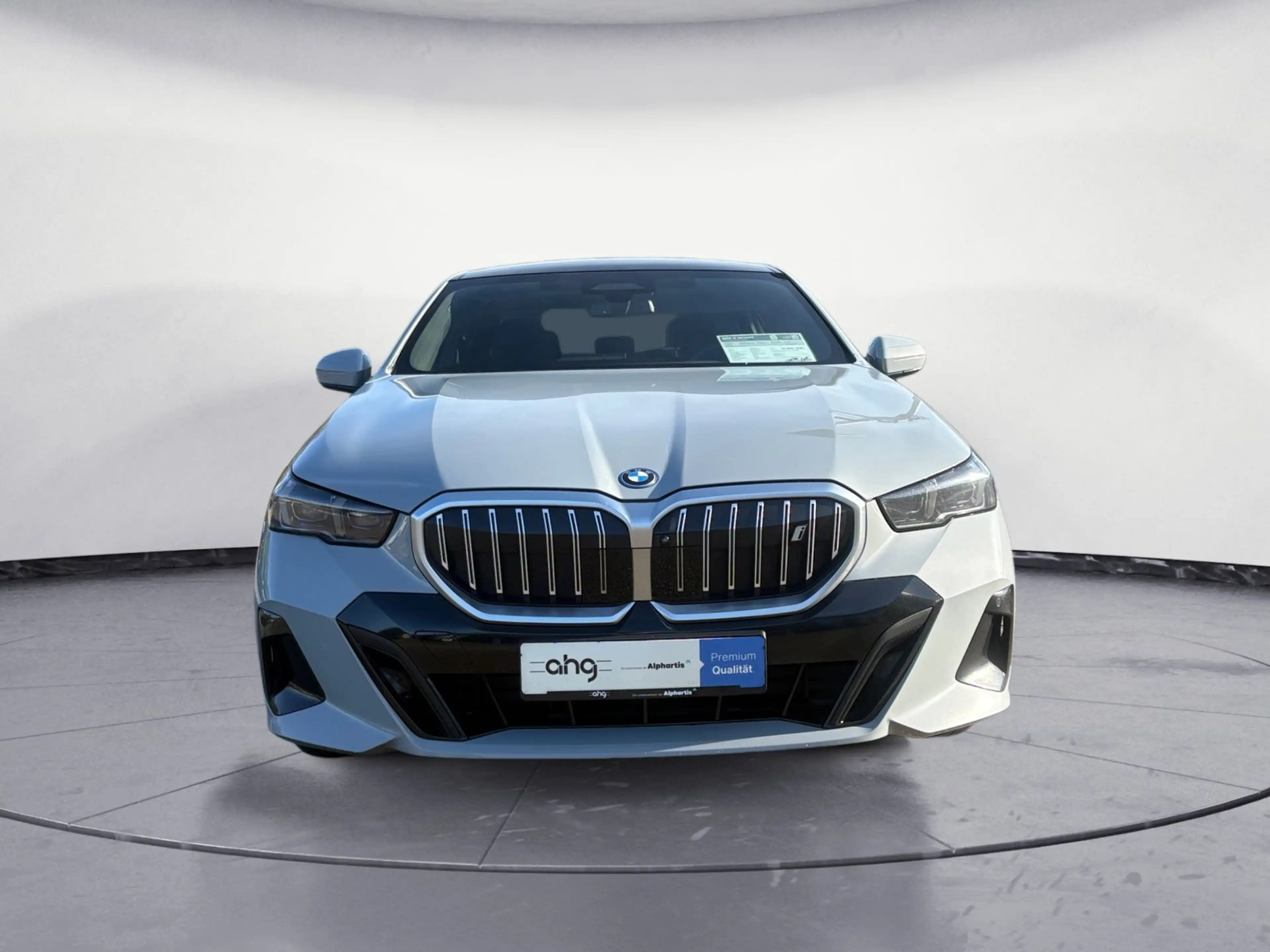 BMW i5 eDrive40 Navi Tempom.aktiv Panoramadach Komfo — photo 11