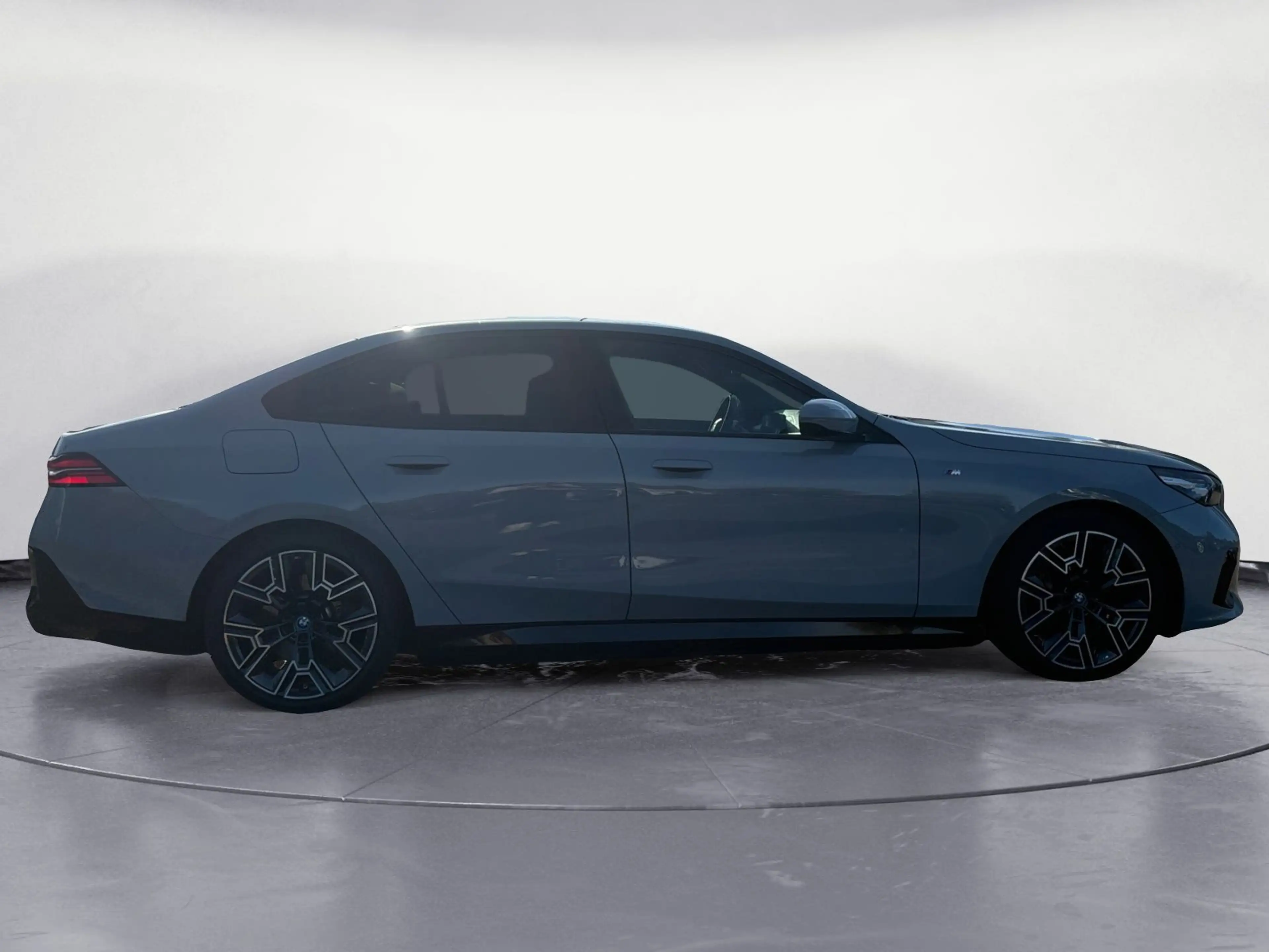 BMW i5 eDrive40 Navi Tempom.aktiv Panoramadach Komfo — photo 8