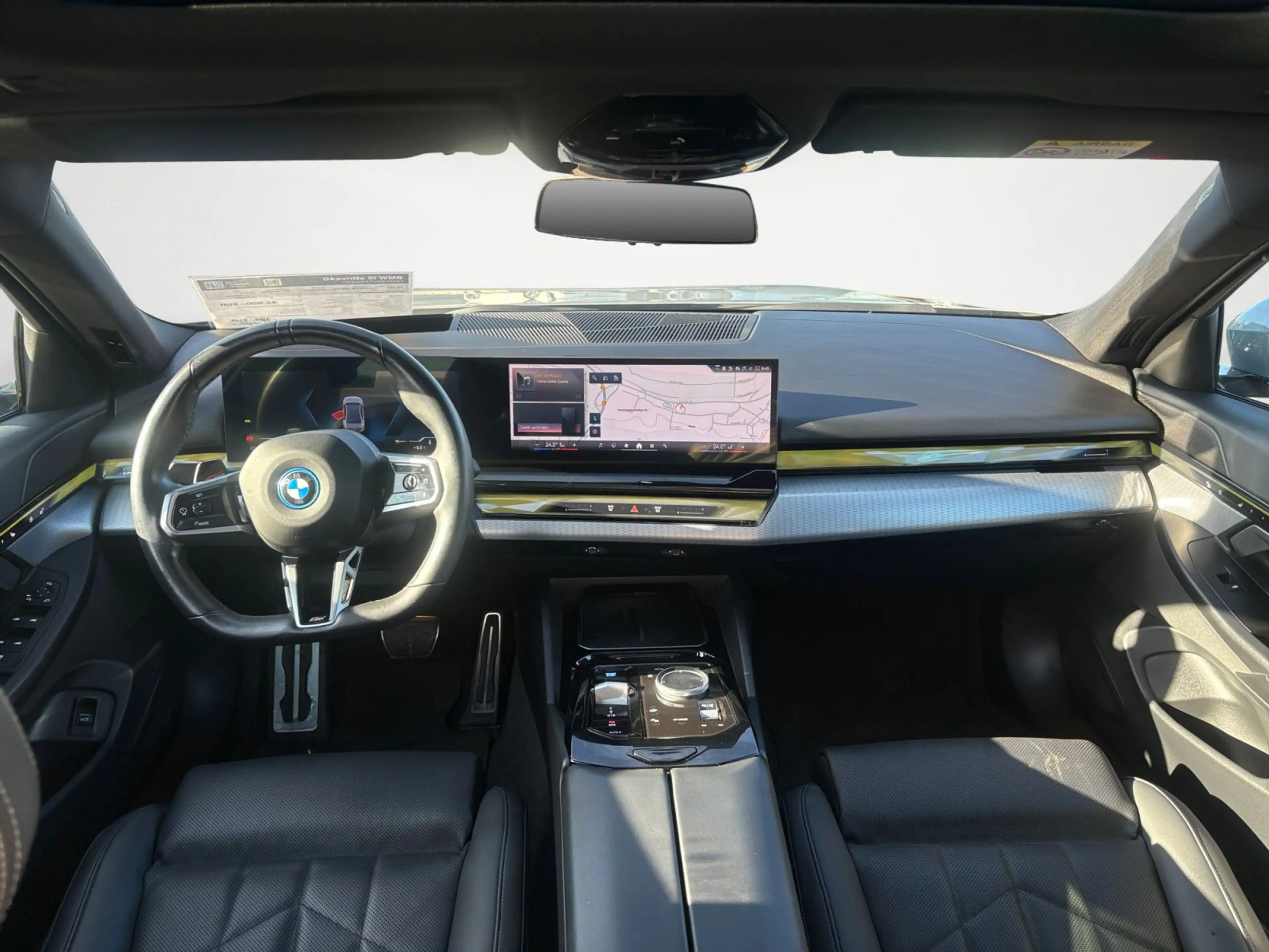 BMW i5 eDrive40 Navi Tempom.aktiv Panoramadach Komfo — photo 15