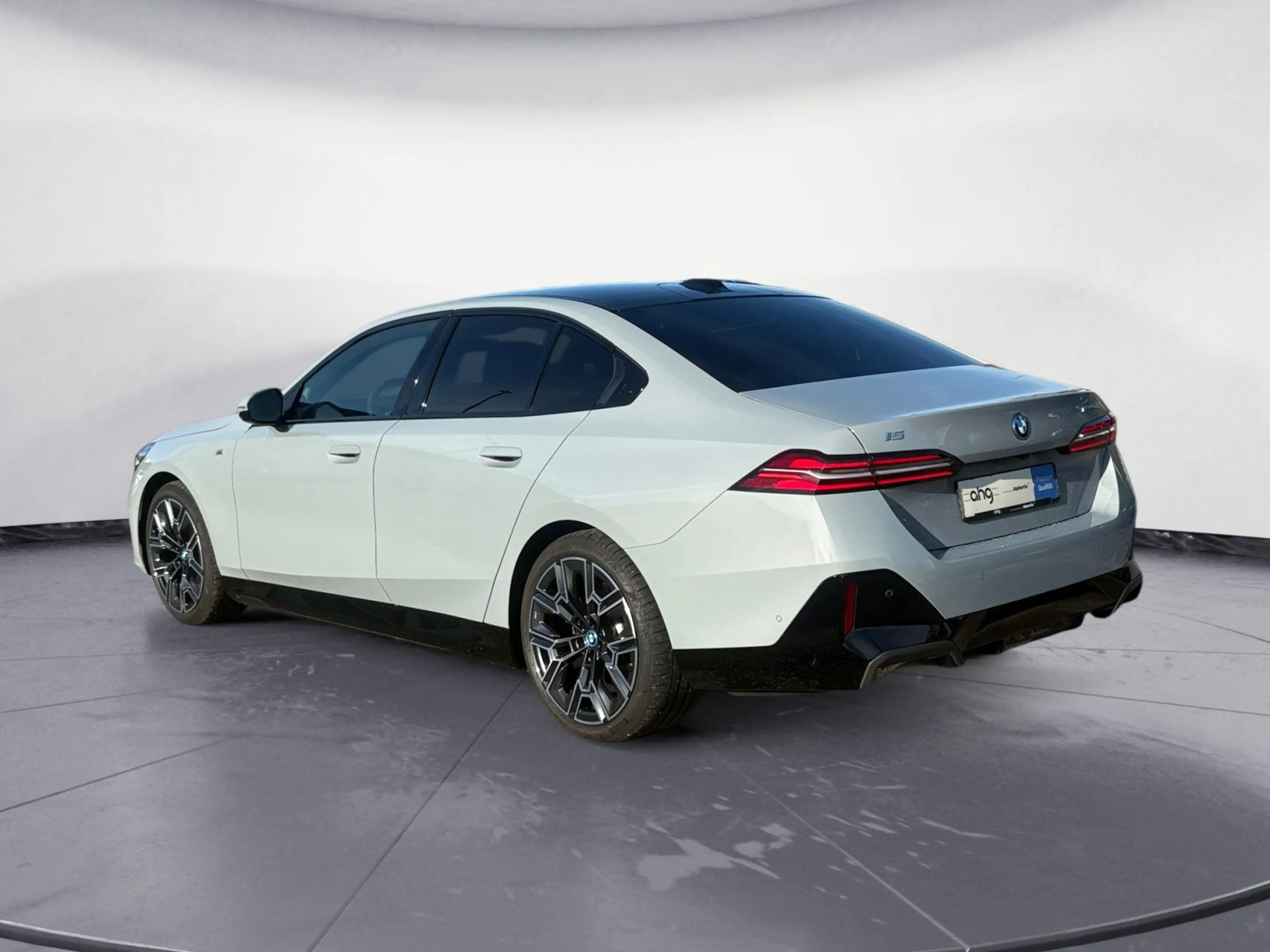 BMW i5 eDrive40 Navi Tempom.aktiv Panoramadach Komfo — photo 6