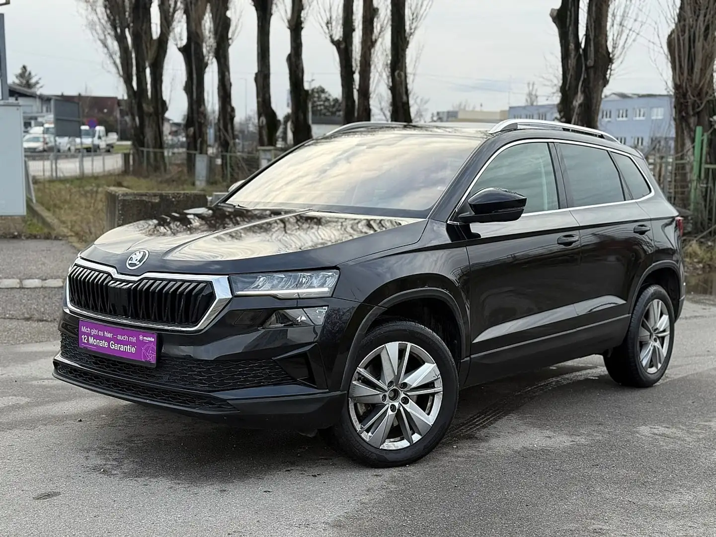 Skoda Karoq 2,0 TDI DSG Style Schwarz - 1