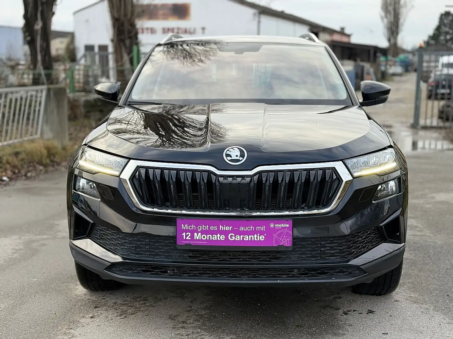 Skoda Karoq 2,0 TDI DSG Style Schwarz - 2