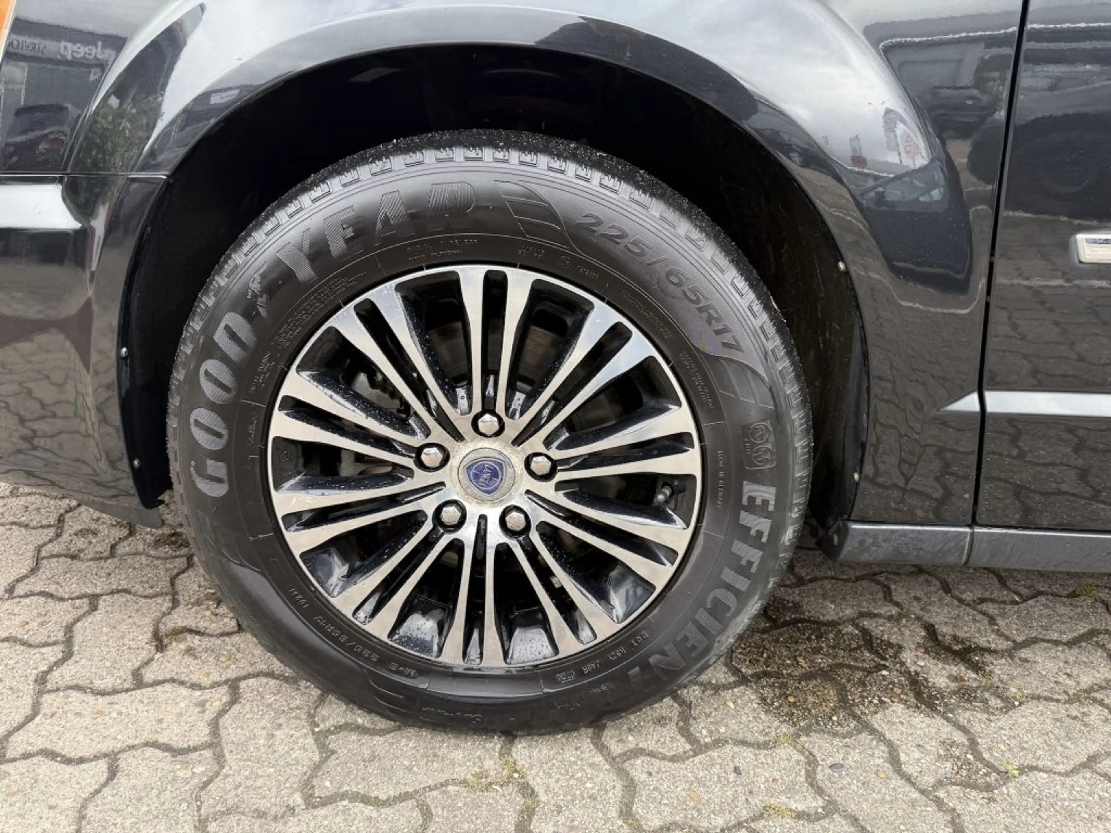 Lancia Voyager 2.8 Multijet 16v S — photo 9