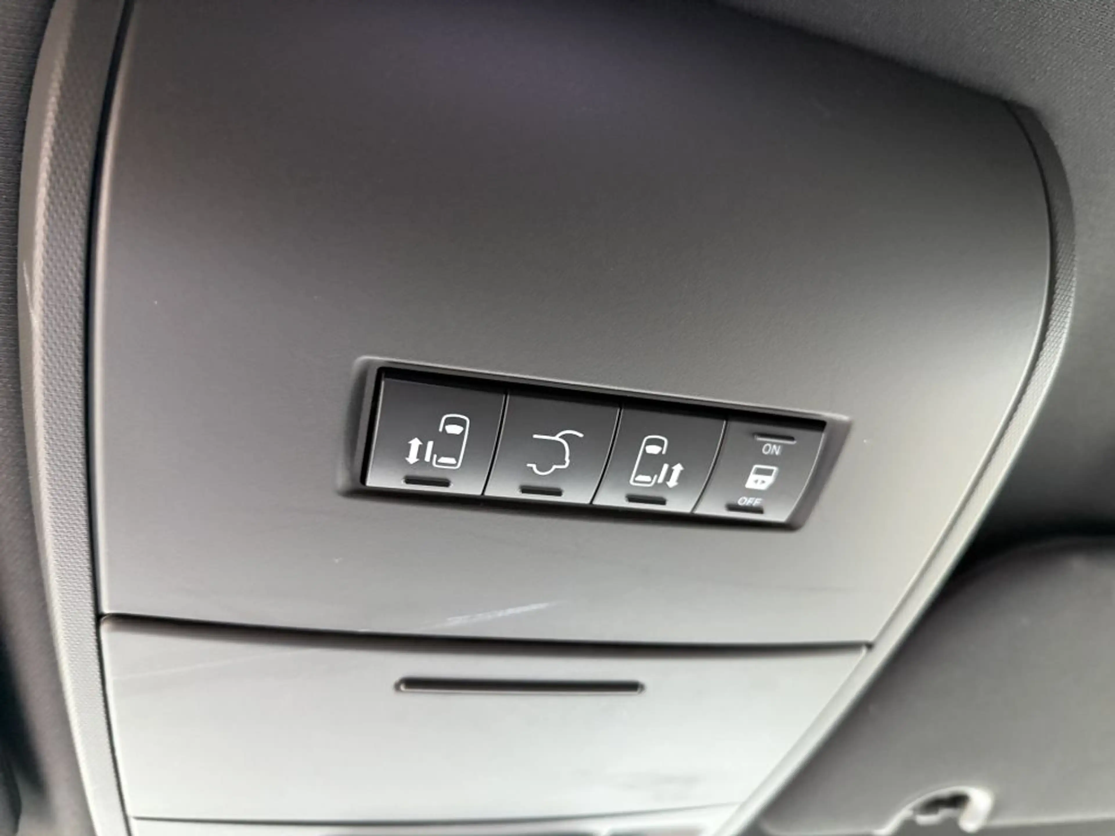 Lancia Voyager 2.8 Multijet 16v S — photo 25