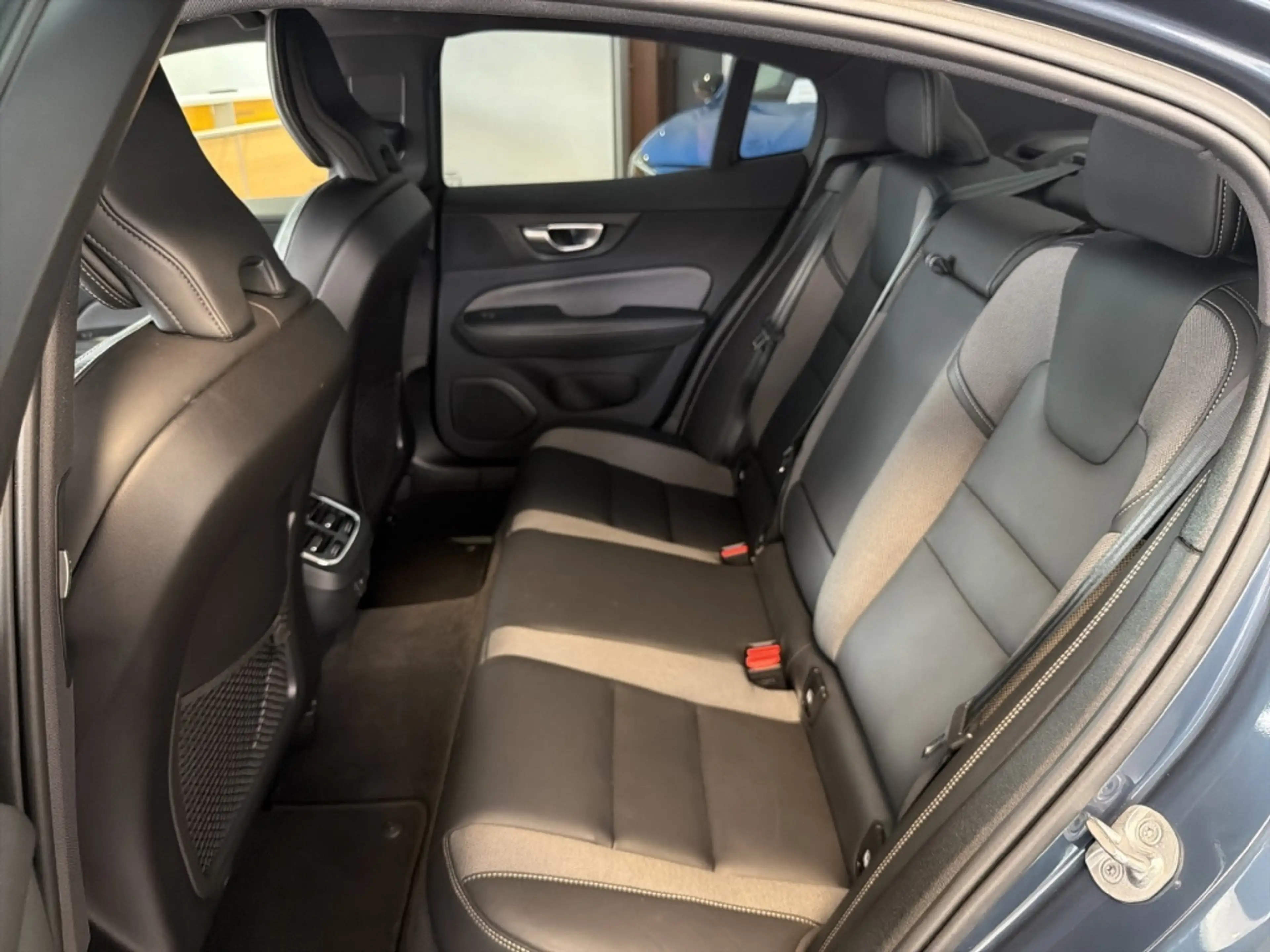Volvo S60 Ultimate Dark AWD HUD Navi Leder Memory Sitze Harm — photo 14