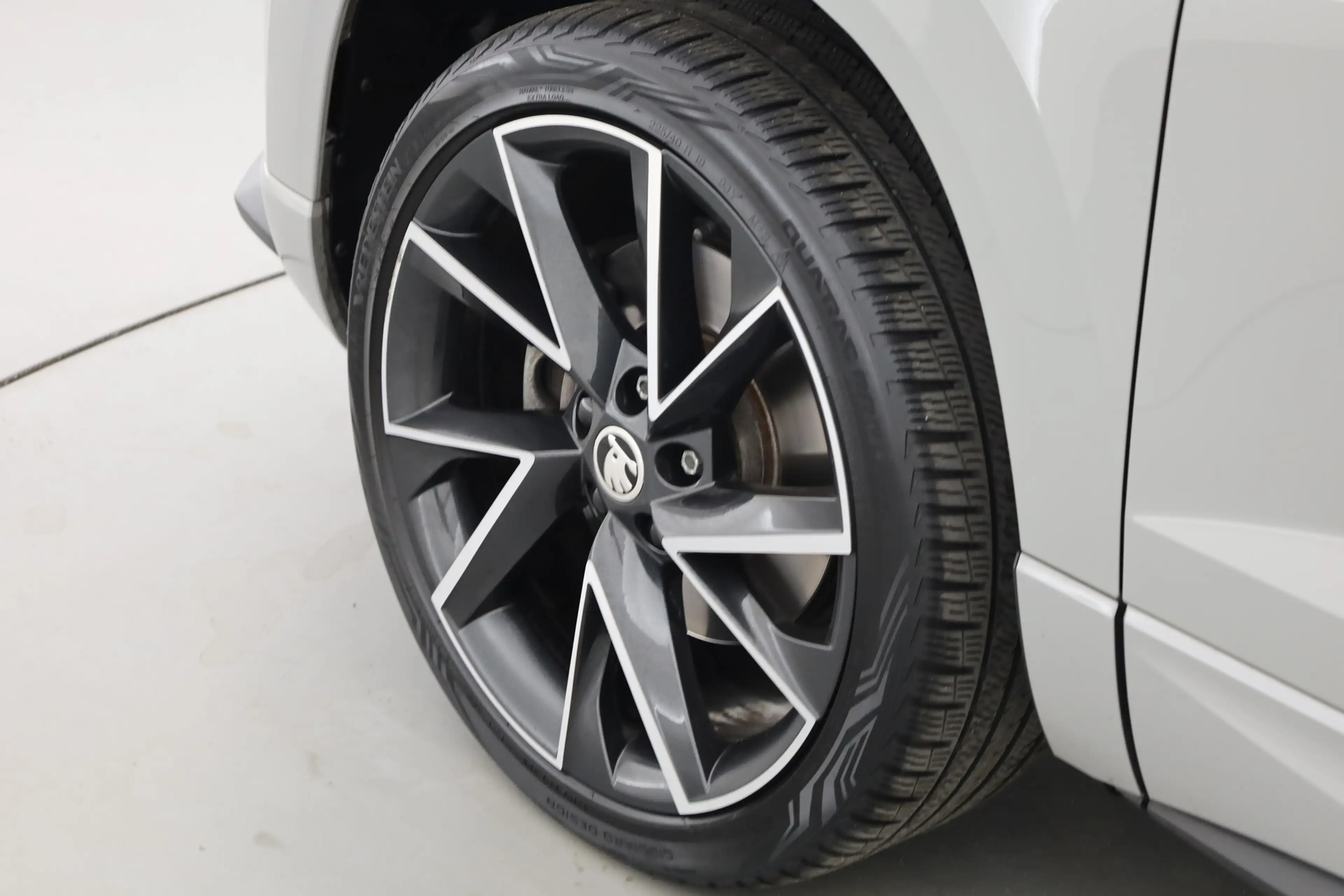 Skoda Karoq 1.5 TSI ACT Sportline | Leder | Elek. Trekhaak | S — photo 32