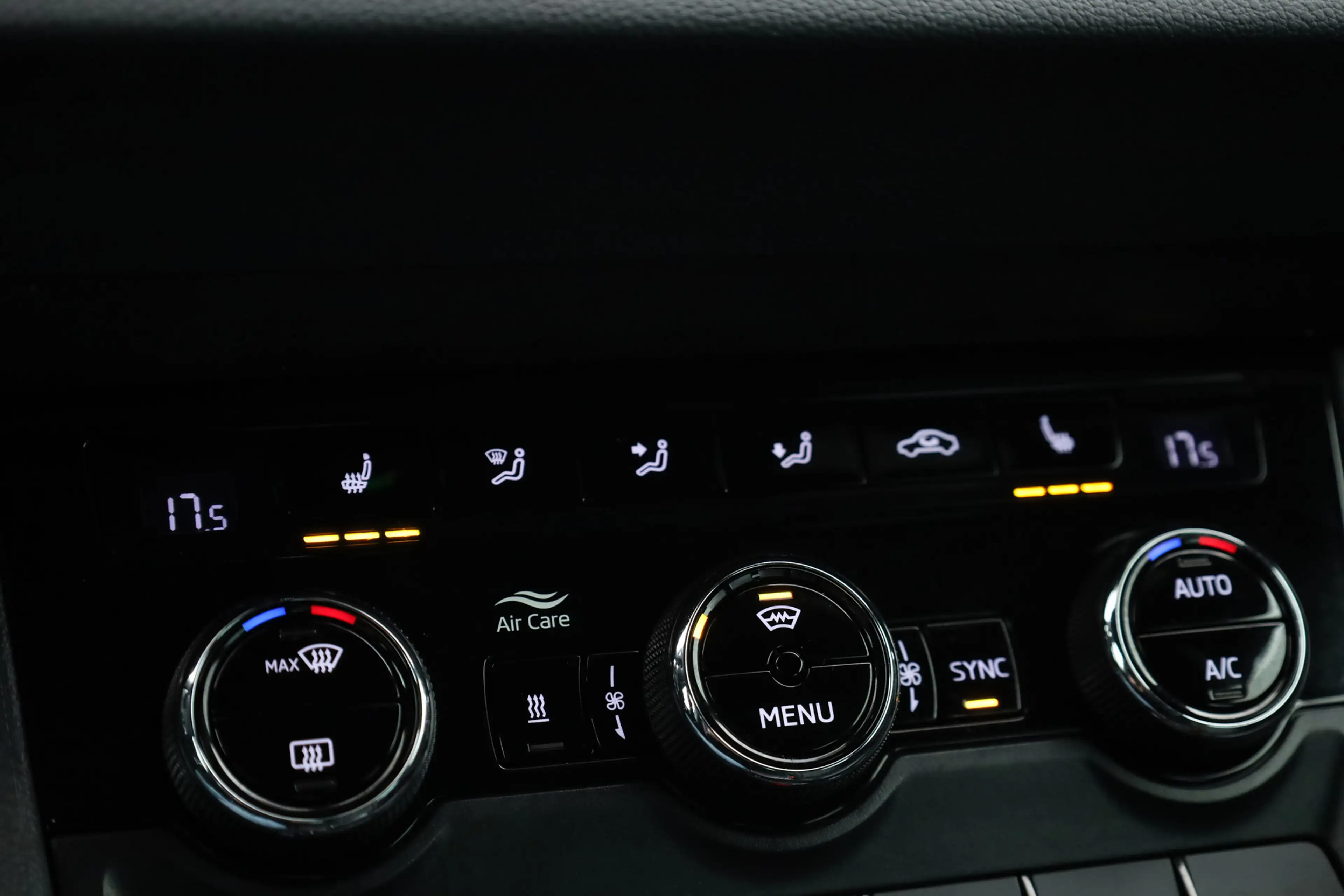Skoda Karoq 1.5 TSI ACT Sportline | Leder | Elek. Trekhaak | S — photo 22