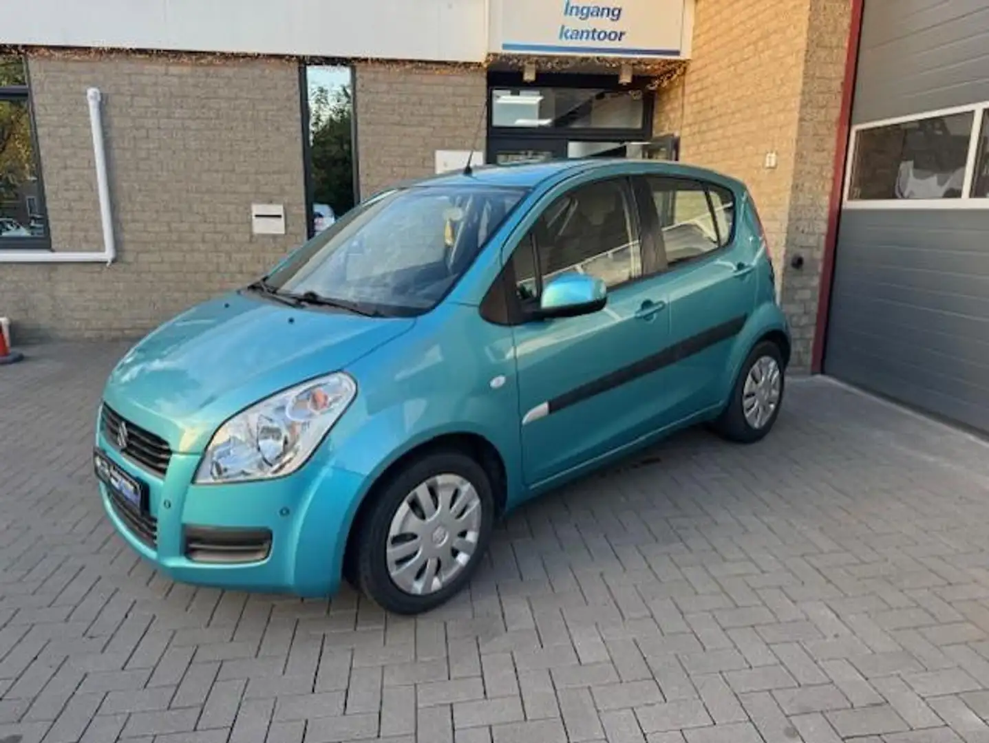 Suzuki Splash 1.0 VVT Base Gris - 2