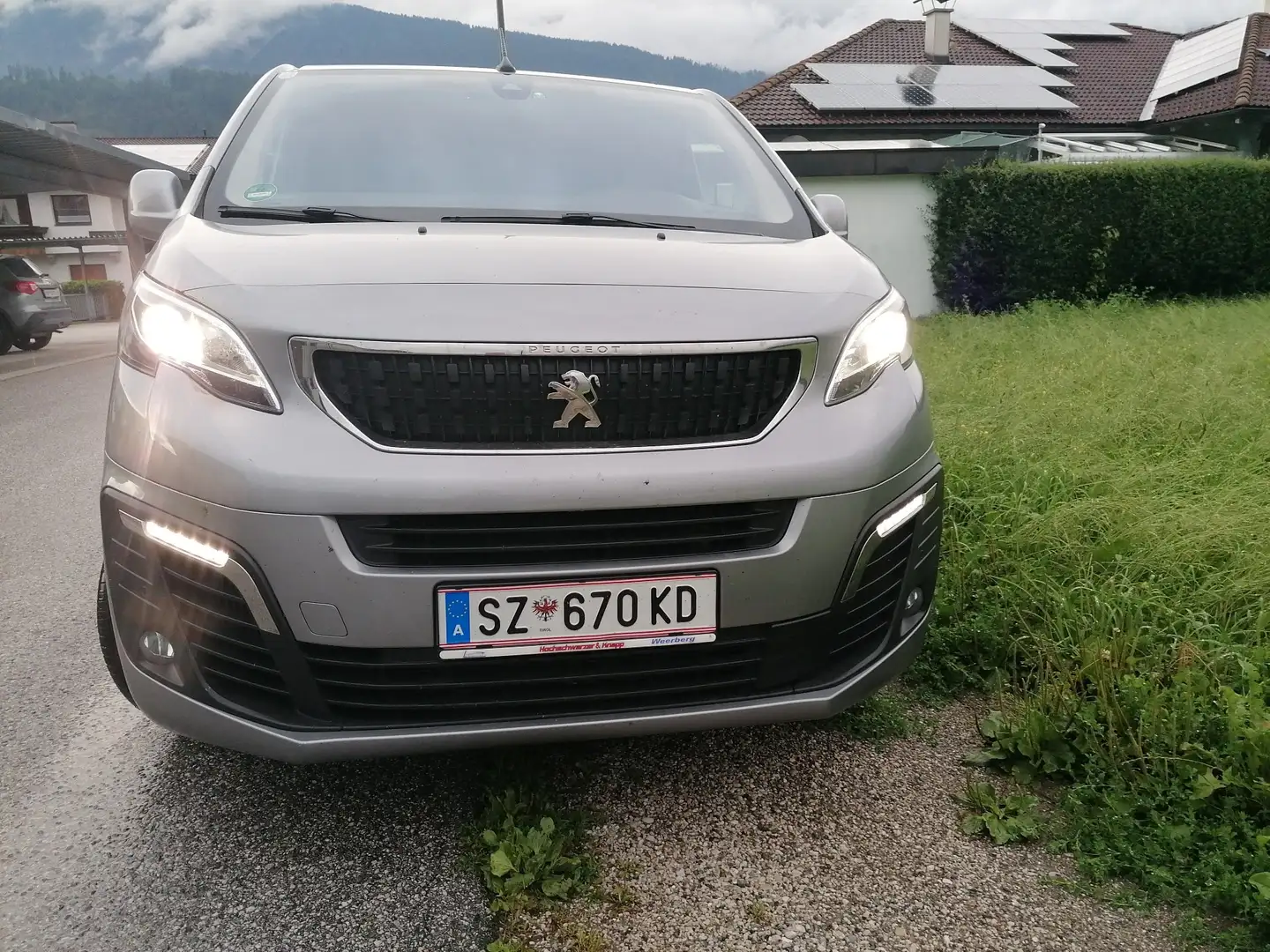 Peugeot Expert Premium Kasten L2H1 BlueHDi 180 S&S EAT8 Aut. Argent - 1