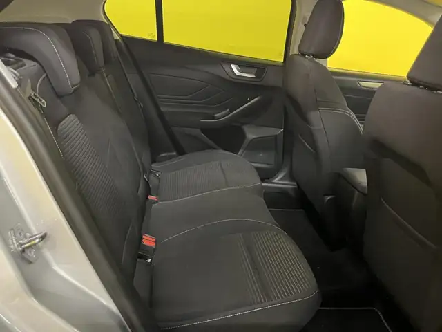Ford Focus view 5