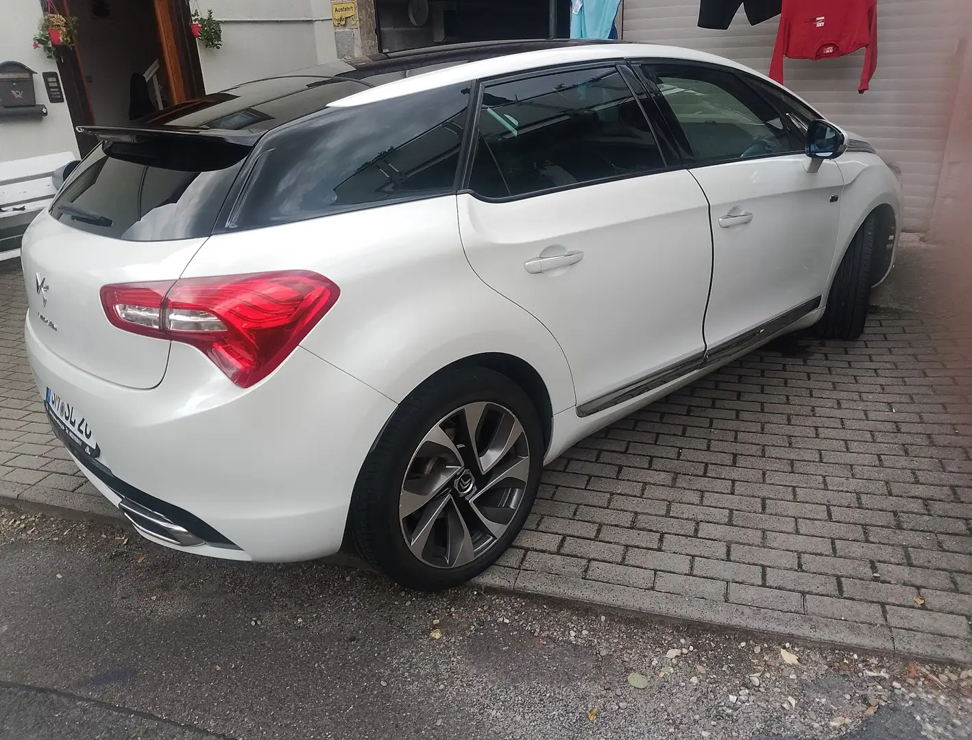 Citroen DS5 Hybrid4 EGS6 SportChic - 1