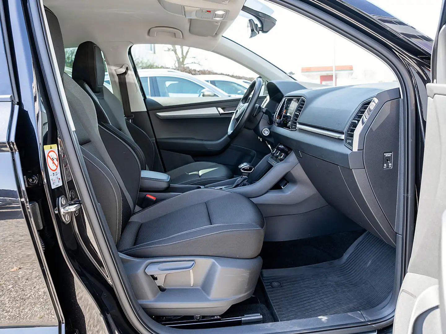 Skoda Karoq 2.0 TDI Tour 4x4 LED ALU DAB+ AHK Noir - 2