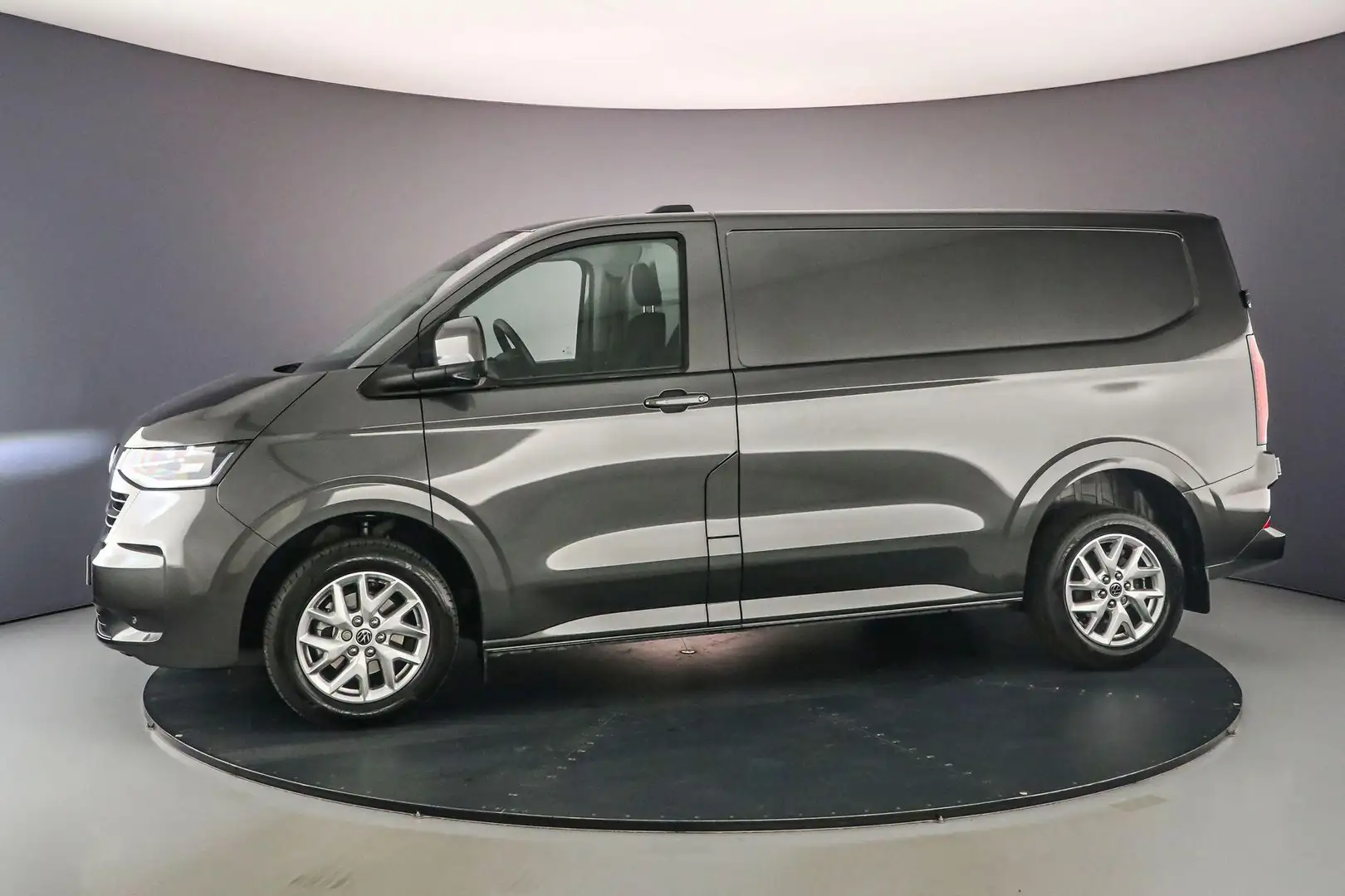 Volkswagen T7 Kastenwagen 2.0 TDI 150pk Automaat L1 Bulli Intro | BPM-vrij | Gri - 2