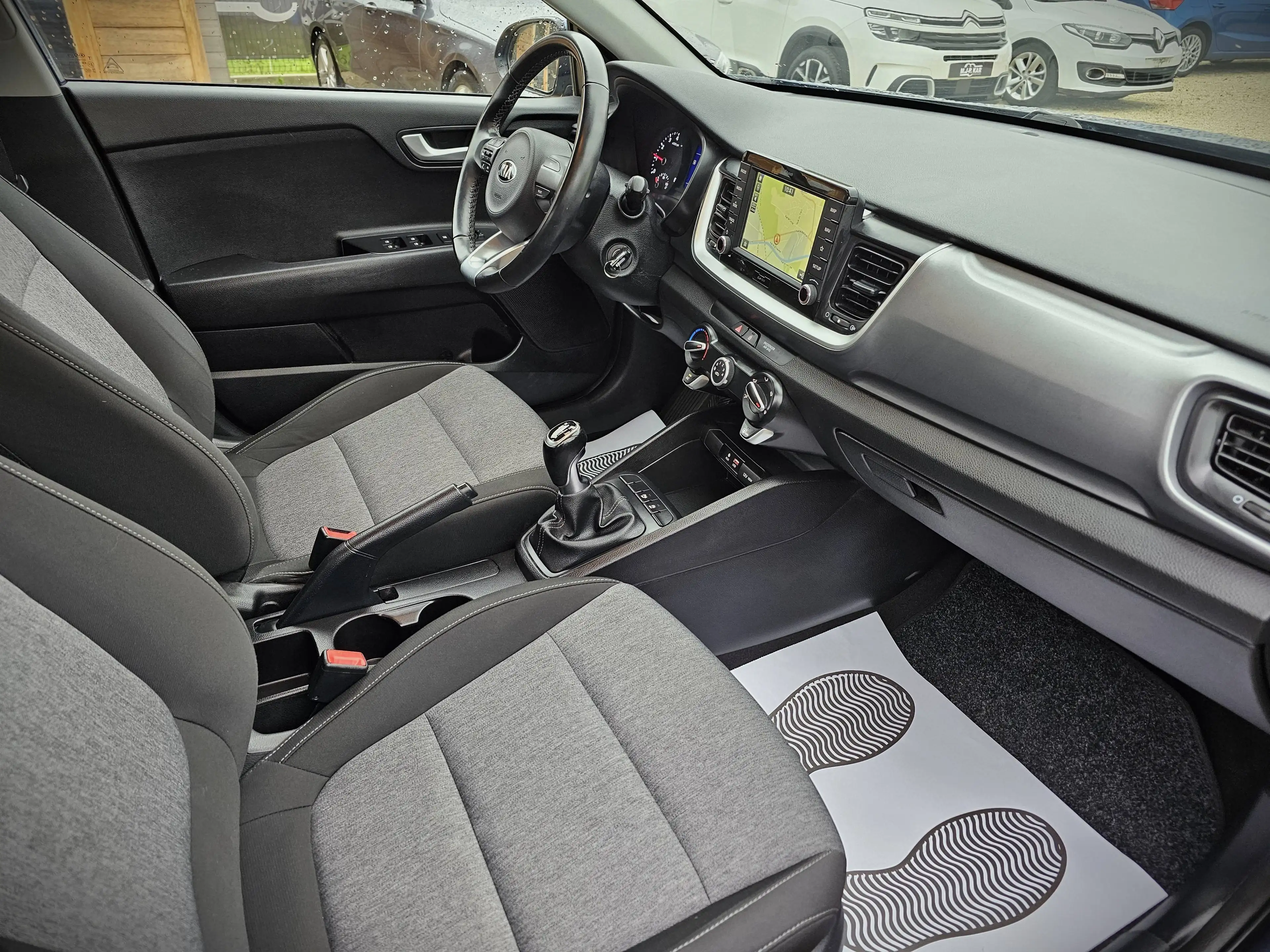 Kia Stonic 1.0 T Navi Edition ISG — photo 8
