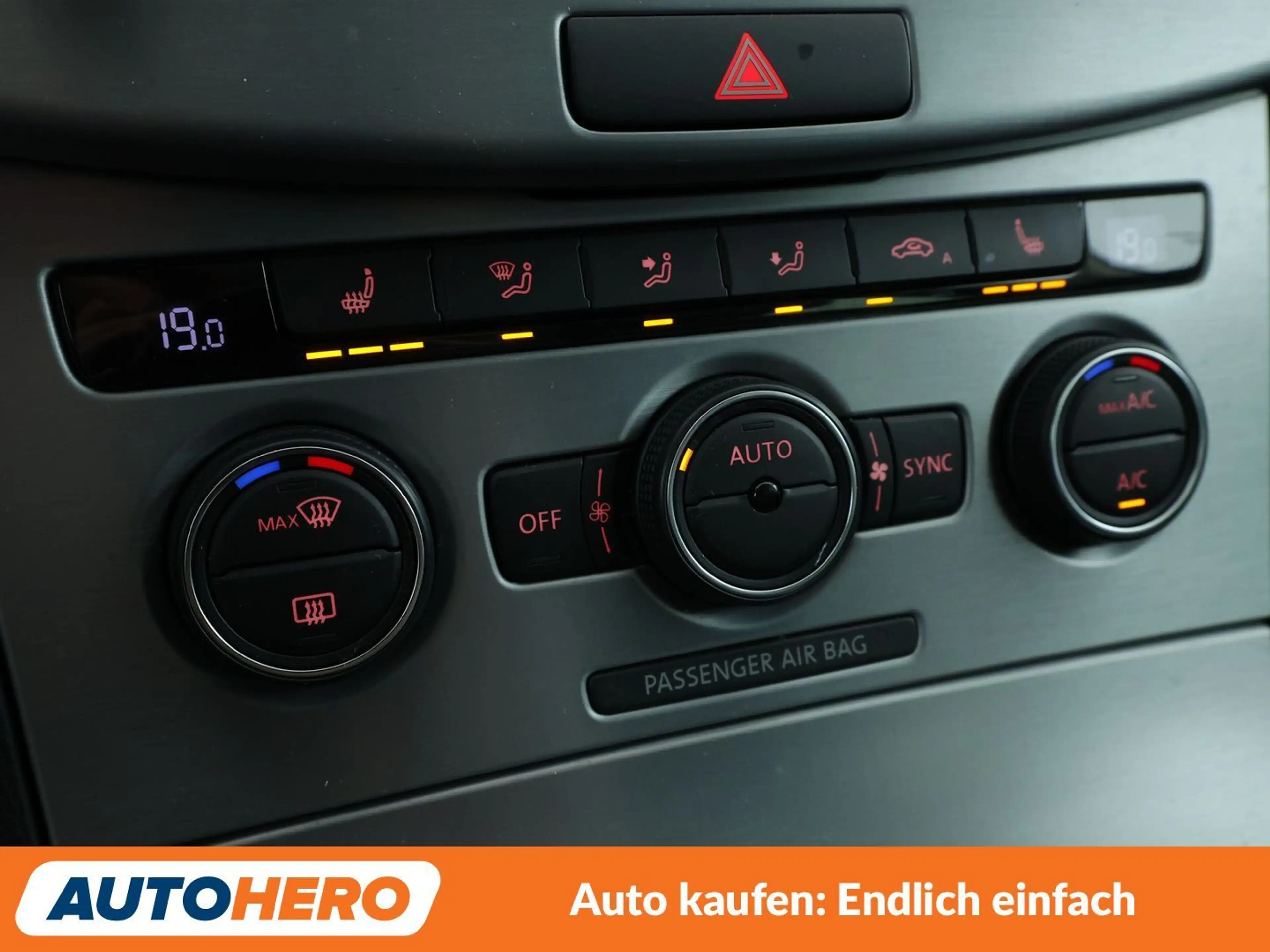 Volkswagen CC 2.0 TDI BlueMotion Tech Aut*NAVI*XENON*TEMPO*PDC* — photo 24