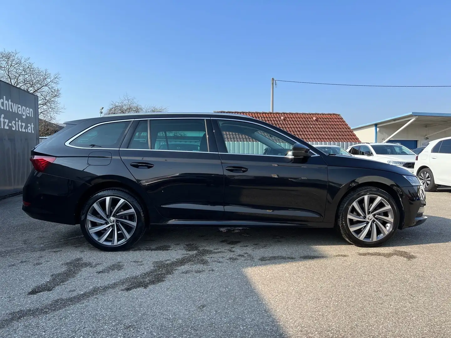 Skoda Octavia Combi 1,5 iV Style DSG | NP: €51.600 Schwarz - 2