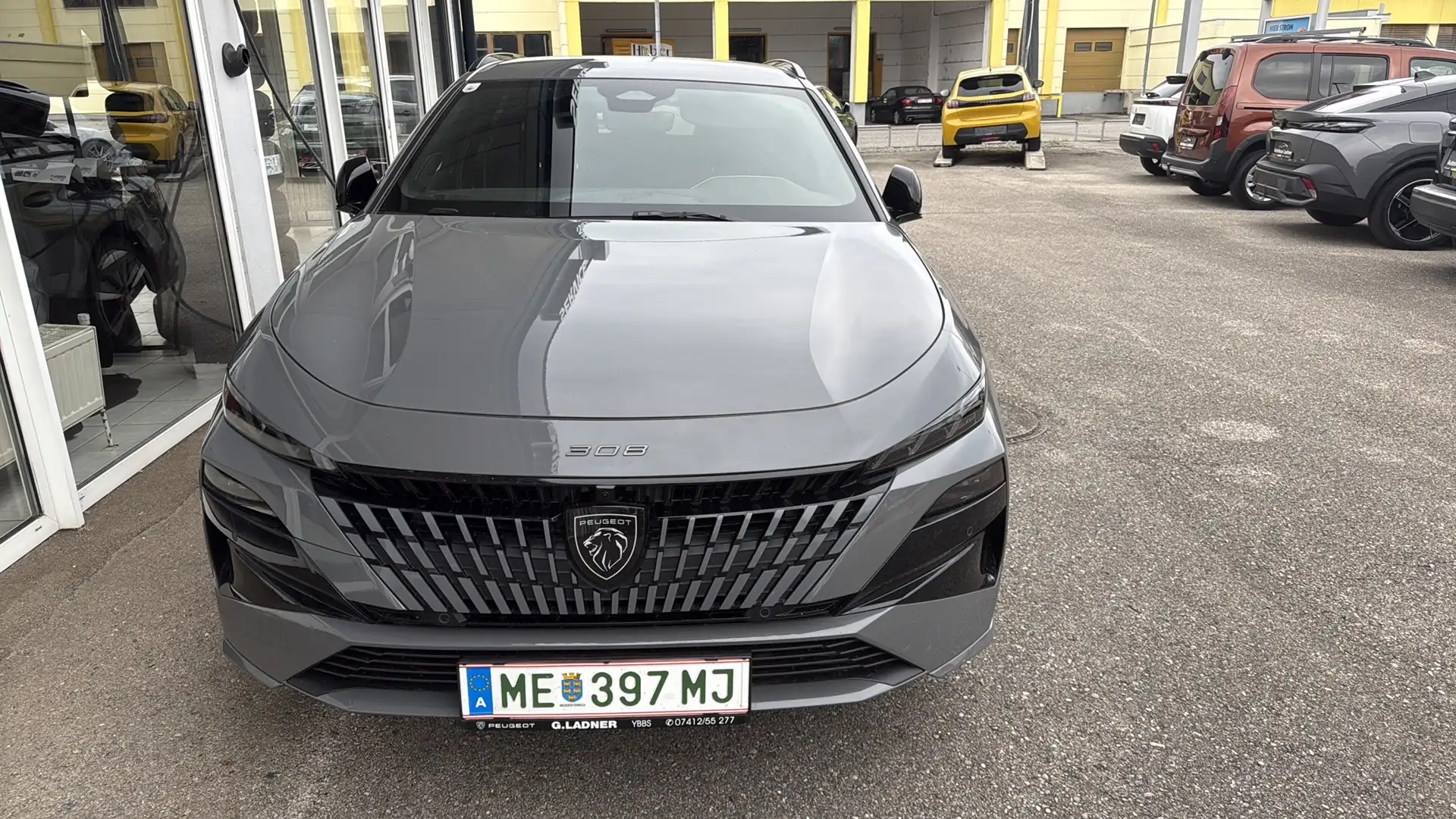 Peugeot 308 E- SW GT e-156PS Grau - 2
