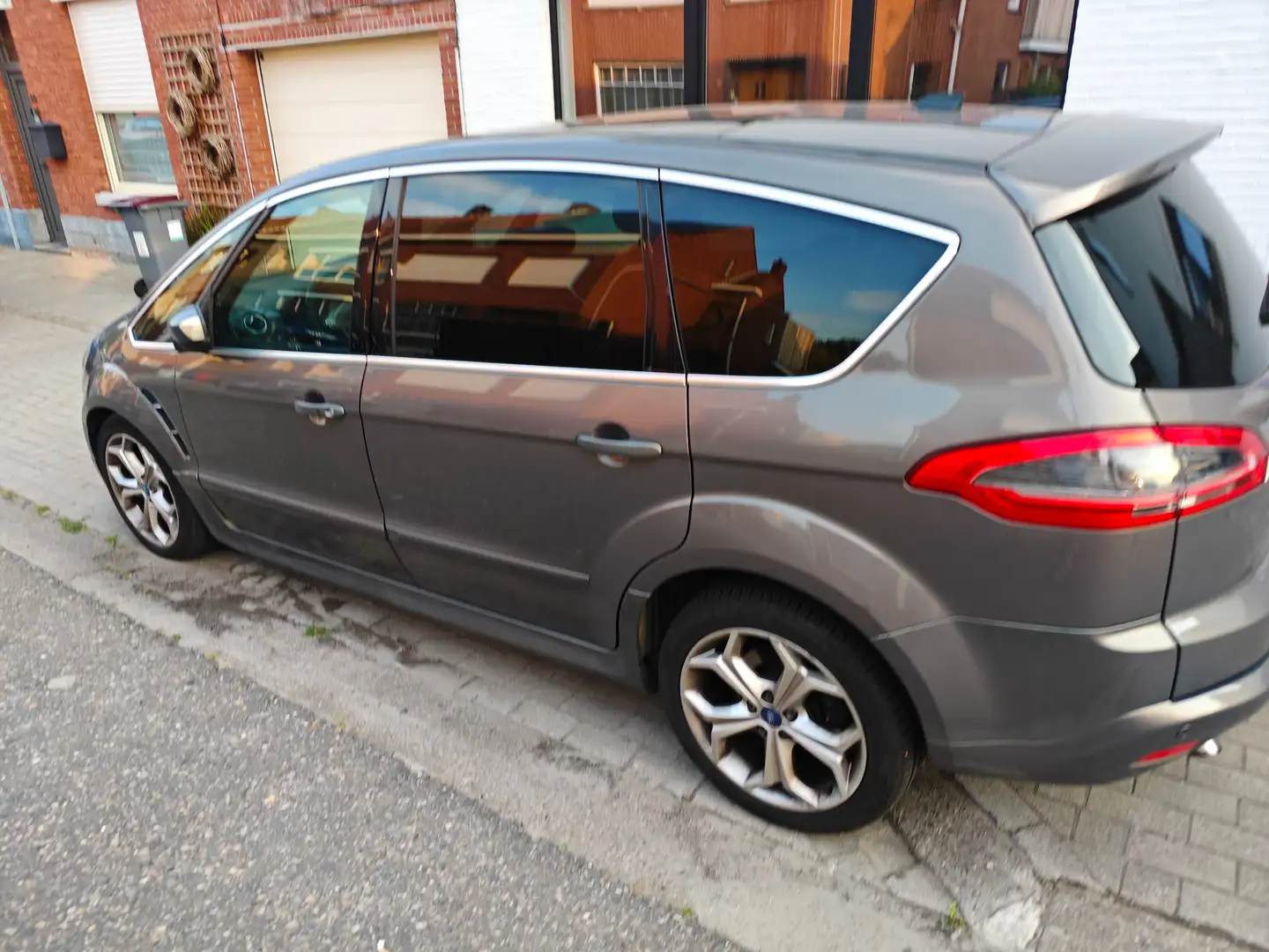 Ford S-Max S-Max 2.0 TDCi DPF Aut. Titanium S Gris - 1