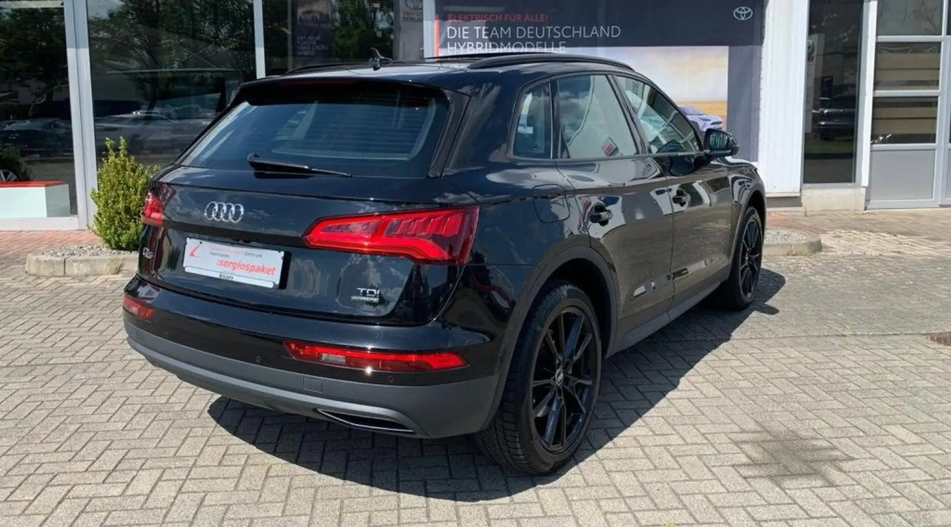 Audi Q5 3.0 TDIquattro Matrix+PANO+LEDER+NAVI+Ambiente Schwarz - 2