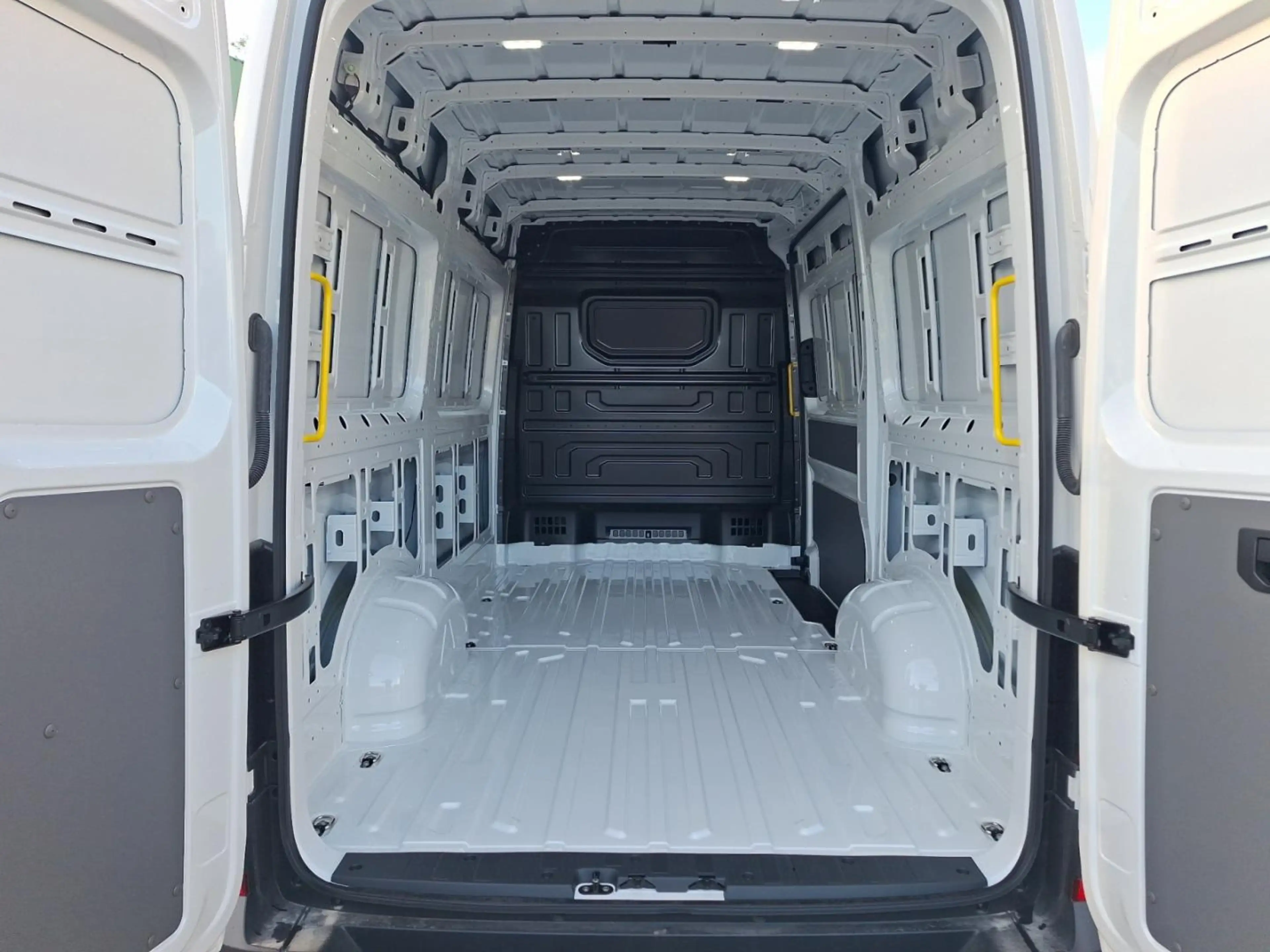 Volkswagen Crafter L3H3 2.0TDI 3-ZIT *CAMERA ACHTER*SENSOREN VOOR EN — photo 6