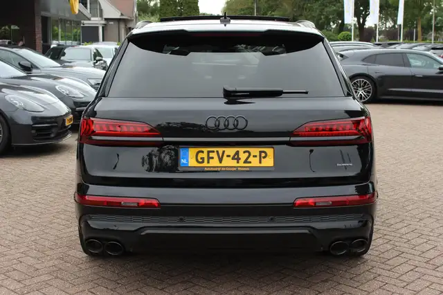 Audi Q7 view 15