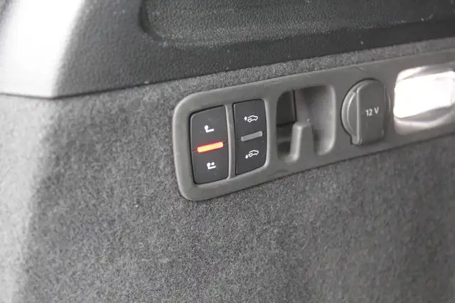 Audi Q7 view 17