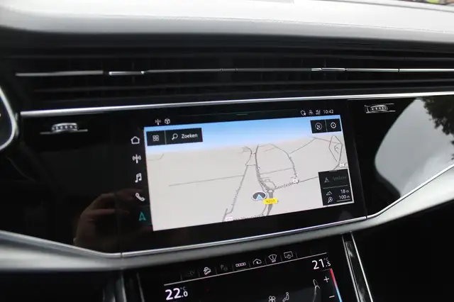 Audi Q7 view 23