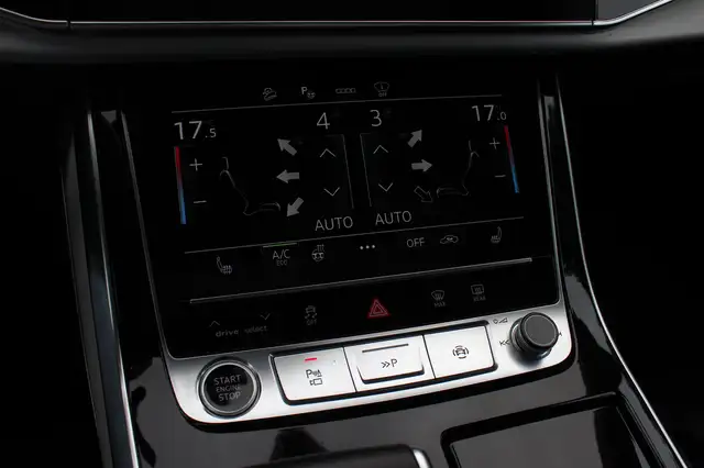 Audi Q7 view 28