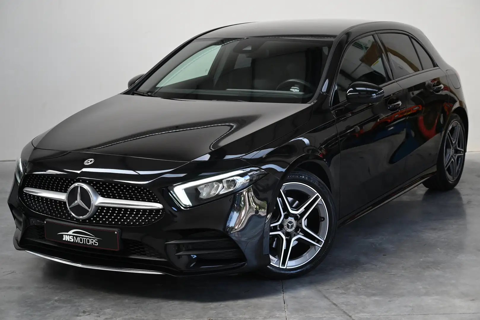Mercedes-Benz A 200 AMG Line Zwart - 1