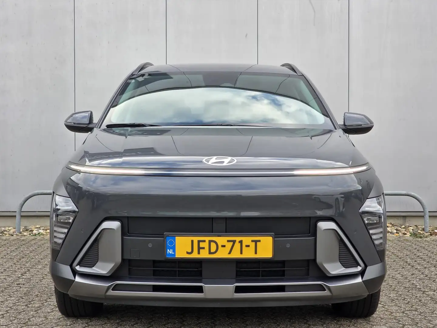 Hyundai KONA 1.6 HEV 141pk Comfort Smart Automaat | Navigatie | Grau - 2